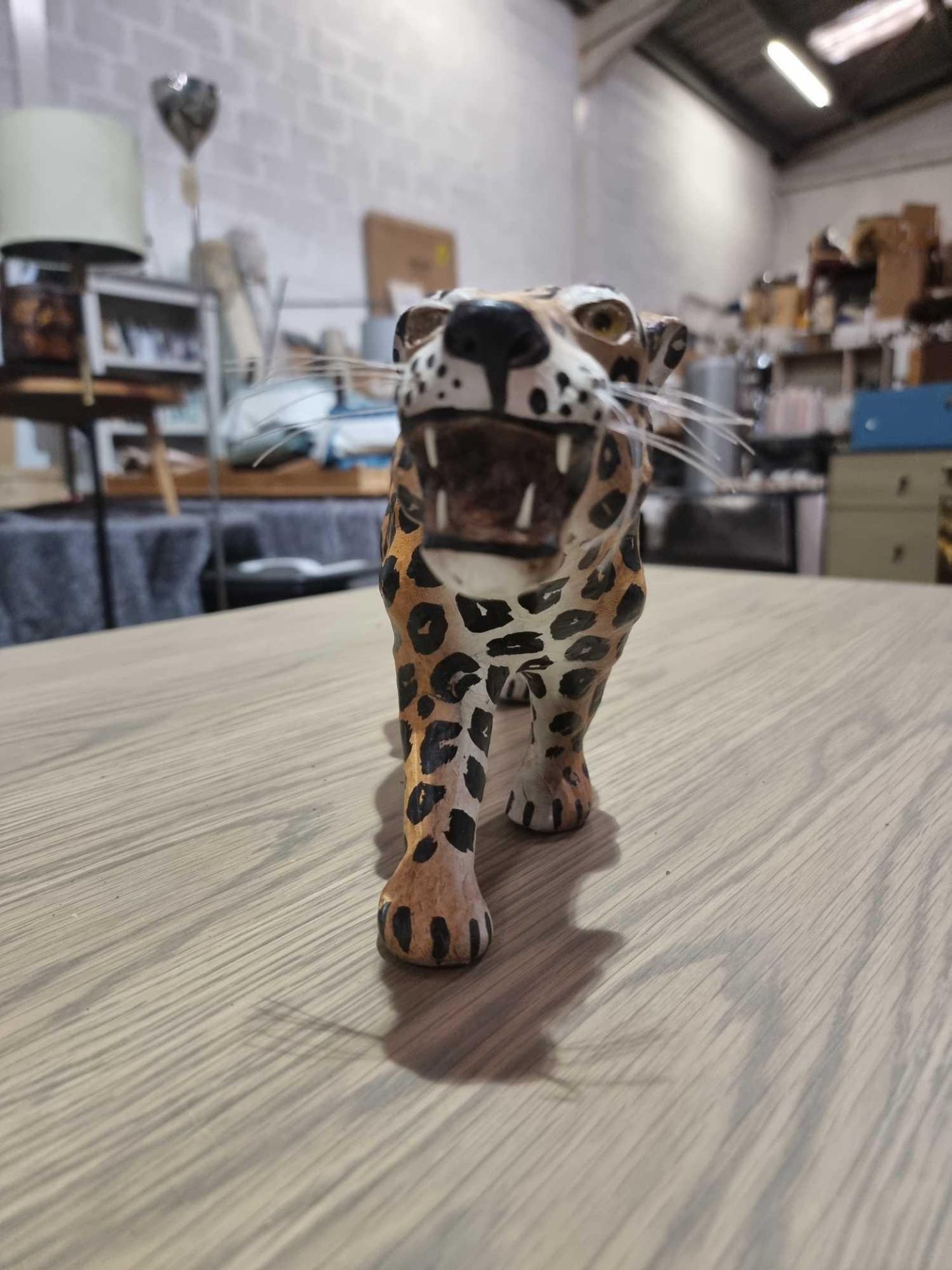 Leather Wrapped Spotted Leopard With Glass Eyes Leopard Has Glass Eyes And Is Hand Made With A Layer - Bild 5 aus 5