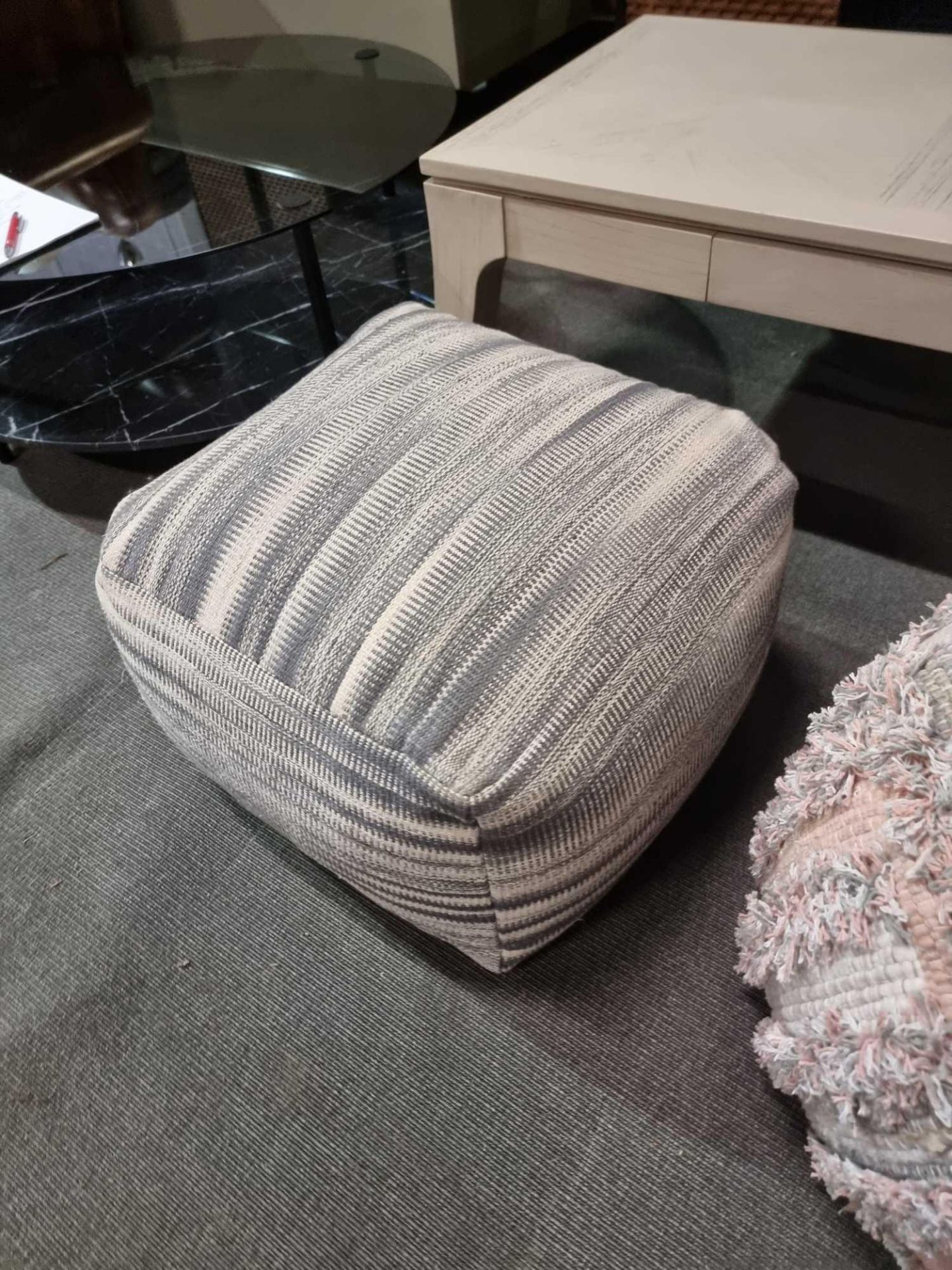 Tivoli Pouffe In Grey Beautifully Detailed And Textured, Add Some Character And Warmth To Your - Bild 3 aus 4