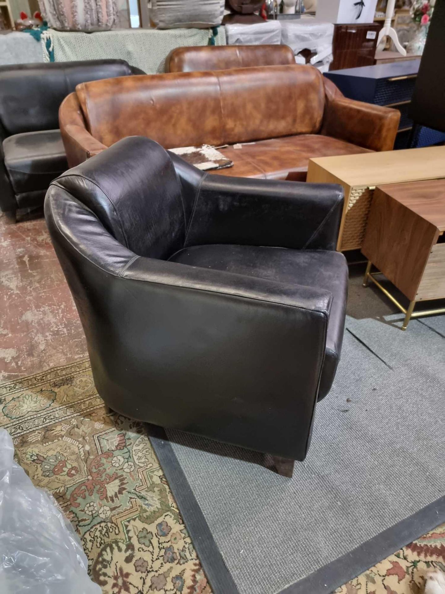 Deco Leather Club Armchair The Armchair Showcases A Gentle Nod To A Period Of Decadence And - Bild 3 aus 6