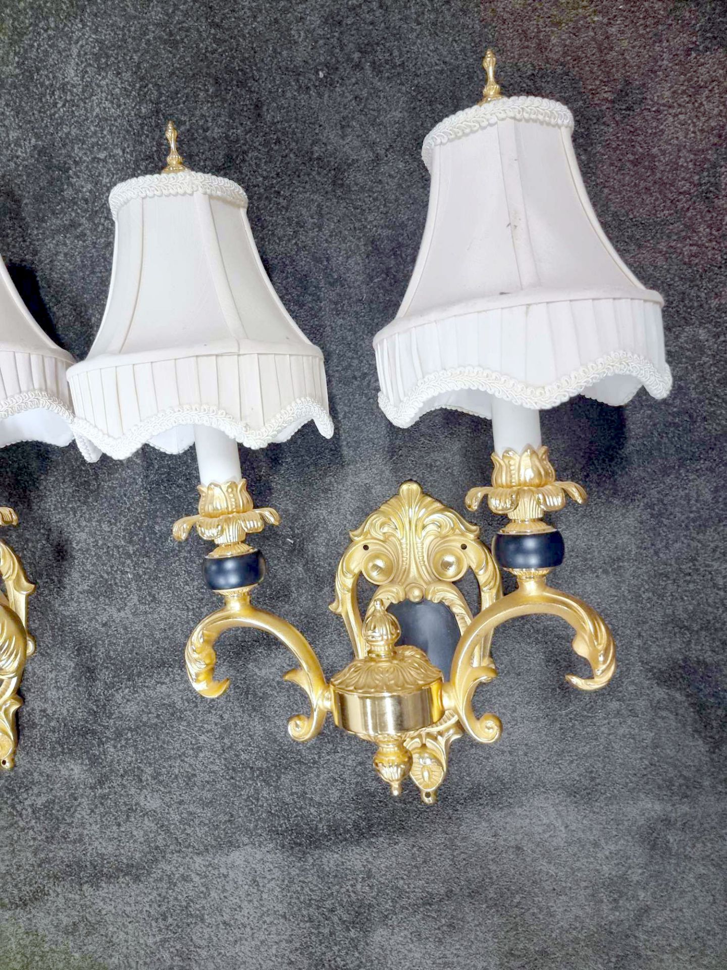 A Very Elegant Pair Of French Louis XVI Style Cobalt Blue And Ormolu Electrified Wall Lamps The - Bild 6 aus 18