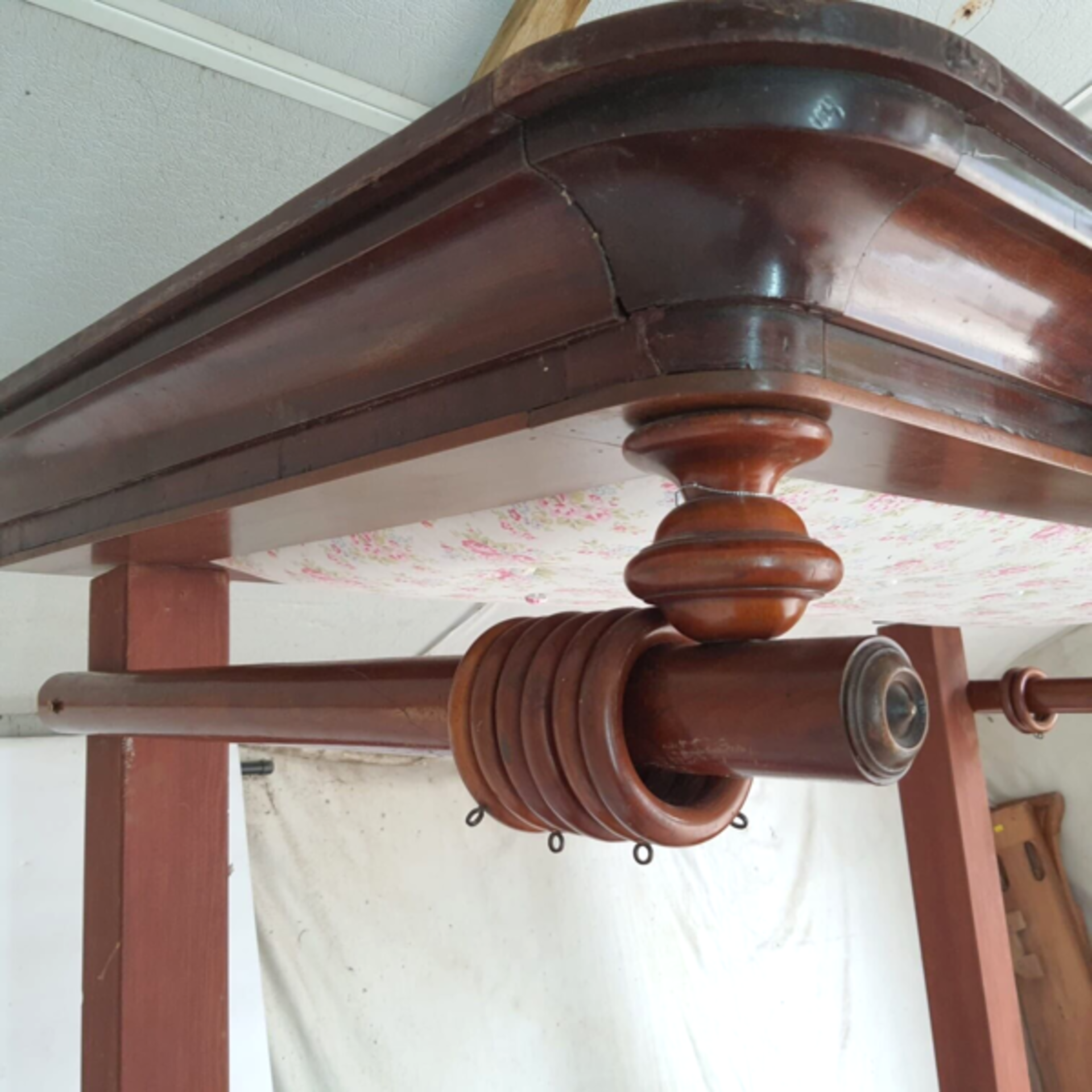 Victorian Mahogany 4ft6” Half Tester Bed The Bed Dates From Around 1860 It Has A Quarter Canopy Over - Bild 6 aus 13