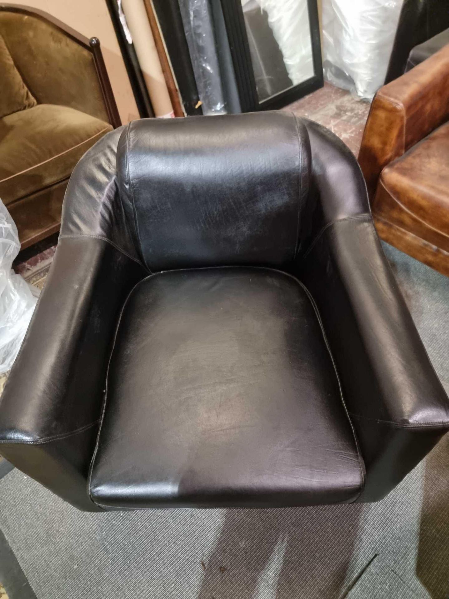 Deco Leather Club Armchair The Armchair Showcases A Gentle Nod To A Period Of Decadence And - Bild 6 aus 6