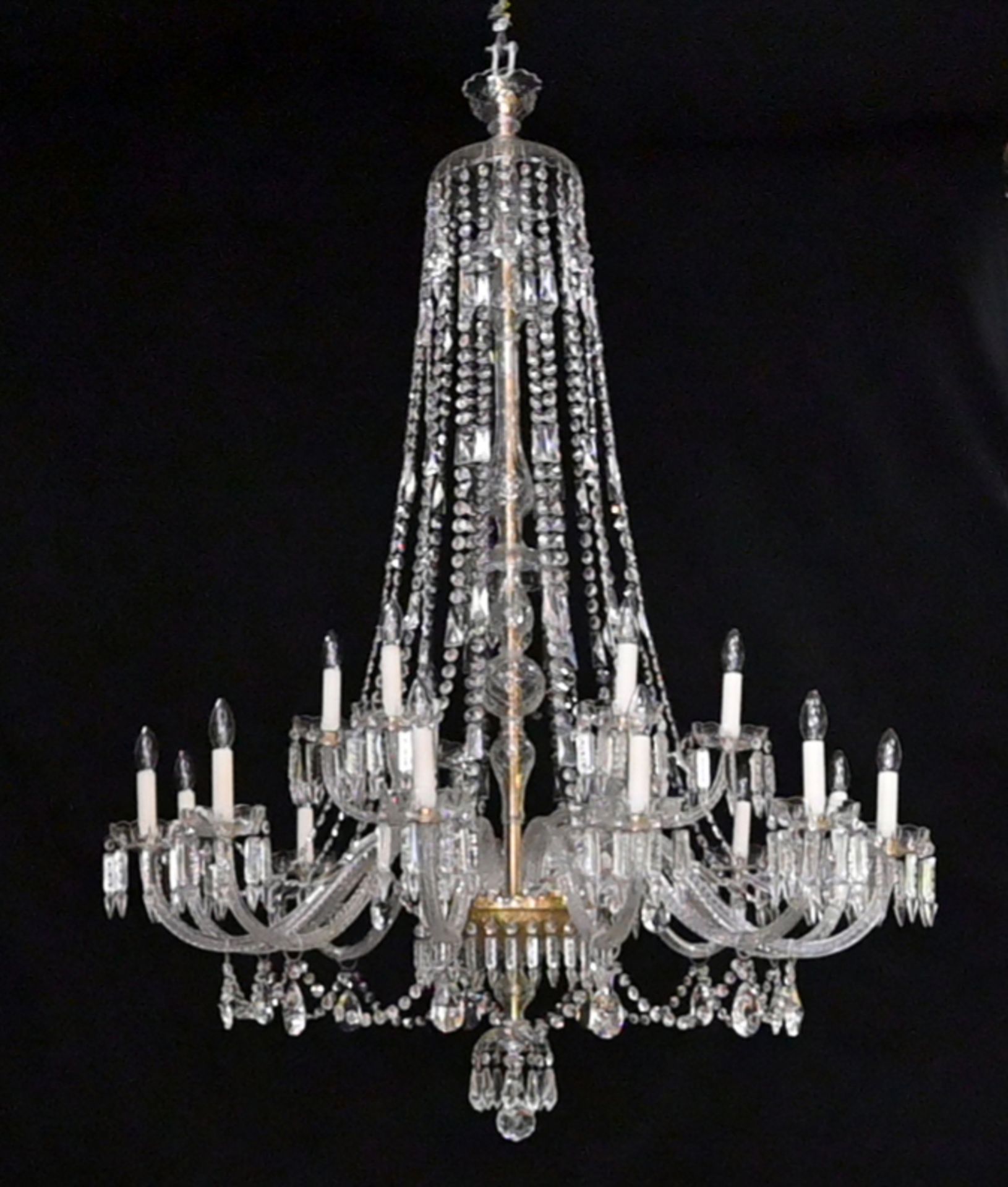 Bohemian 18 Light Crystal Eighteen Arms Crystal Chandelier With Ornaments And Opaline