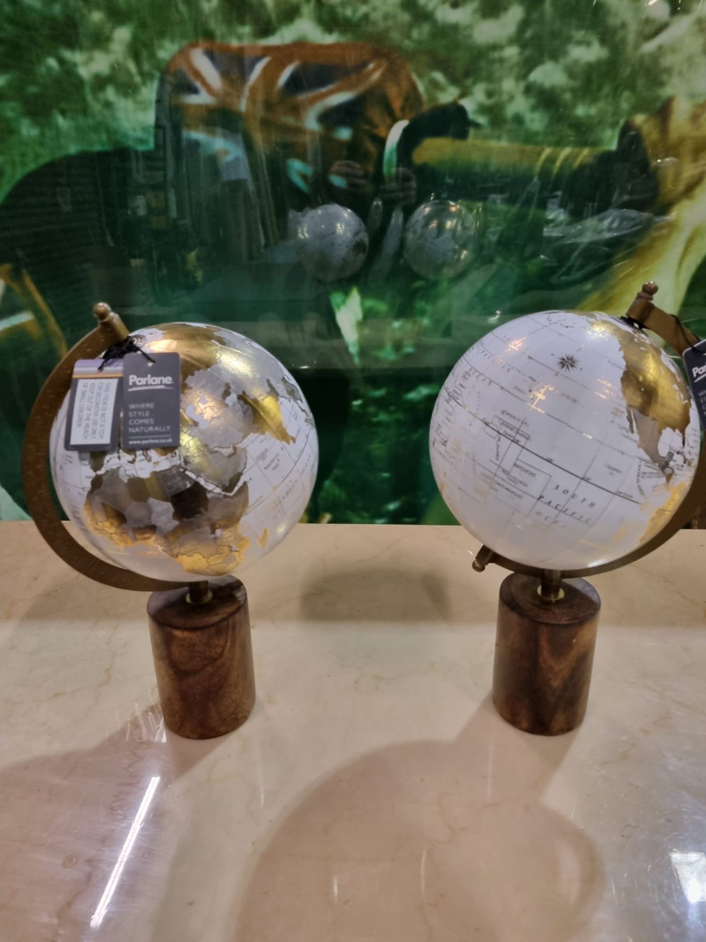 A pack of 2 x globe on wooden base gold and white H300 x 100mm (820454)