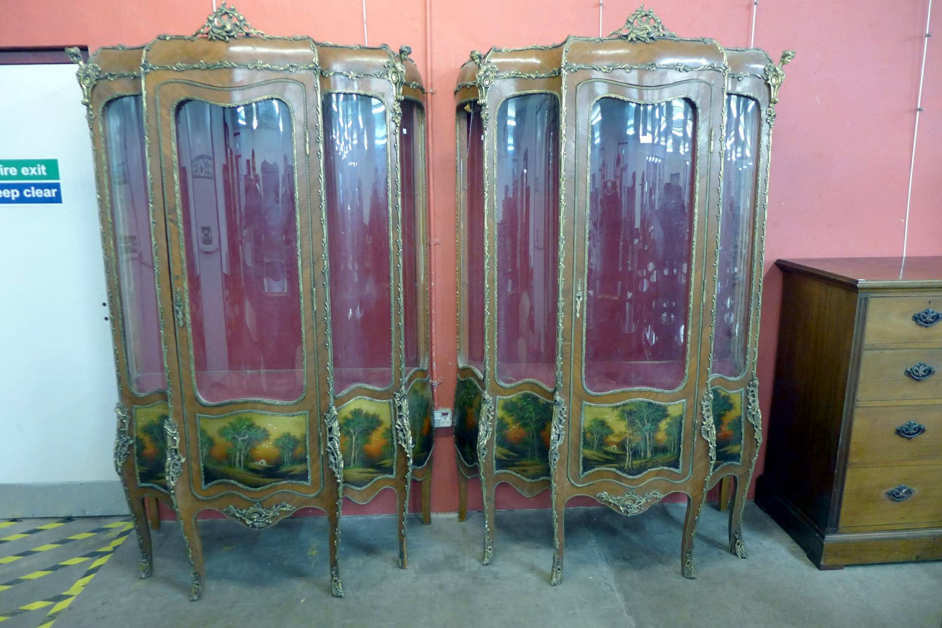 A French Vernis Martin vitrine, in the Louis XVI Style of serpentine form, with ormolu mounting - Image 3 of 13