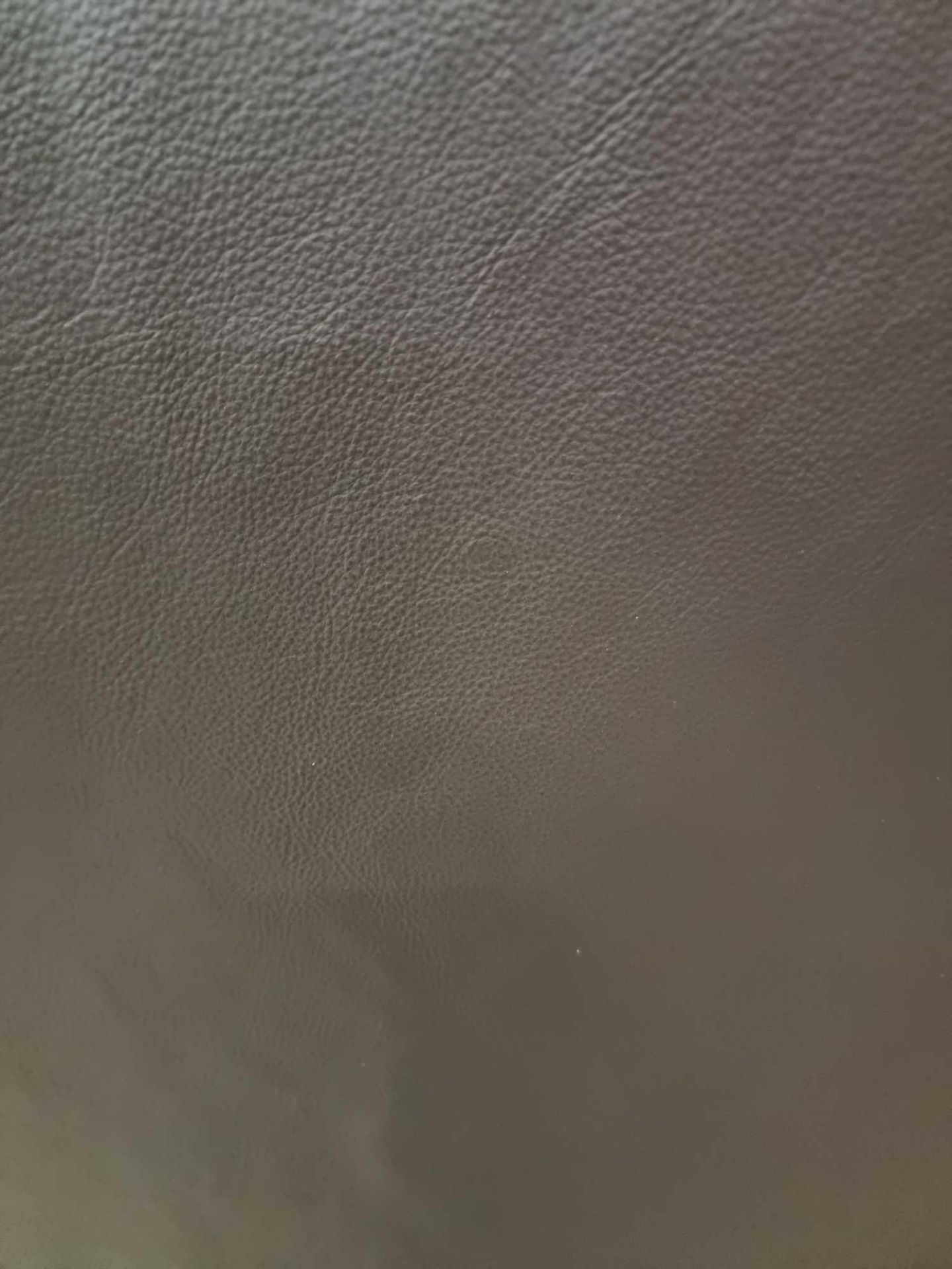 Yarwood Hammersmith Chocolate Leather Hide approximately 3 84M2 2 4 x 1 6cm ( Hide No,85) - Image 2 of 2