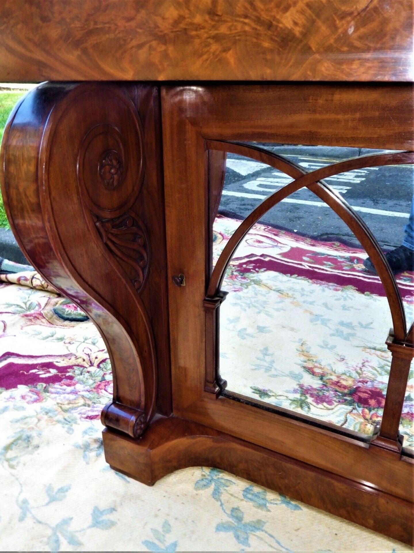 Georgian Escritoire In Flame Mahogany This Tall Escritoire Has A Classic Cornice Above A Mirror - Image 8 of 15