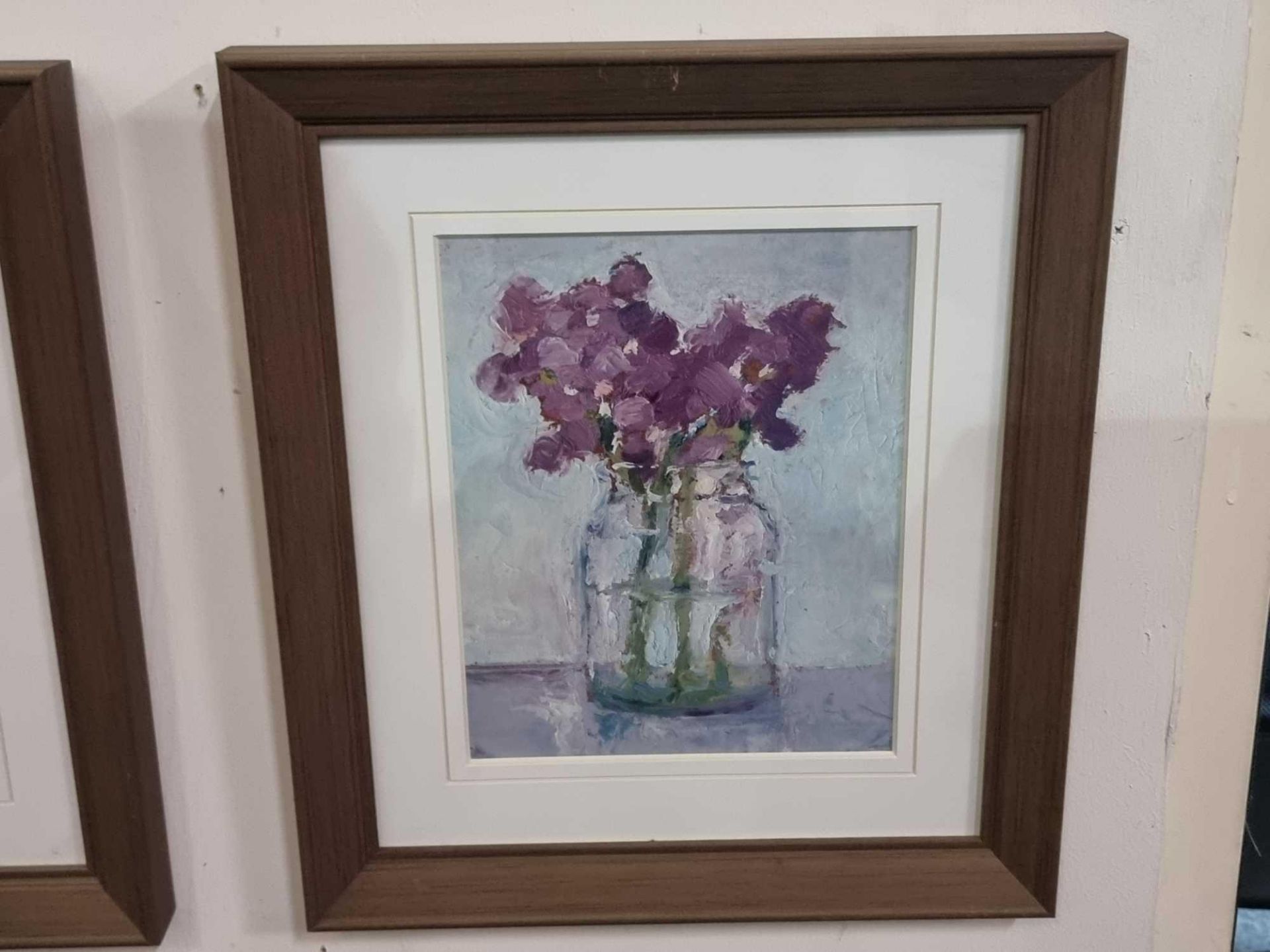 A Set Of Two Prints Depicting Still Life Watercolour Paintings Of Flowers In A Glass Jar In Modern - Bild 4 aus 4
