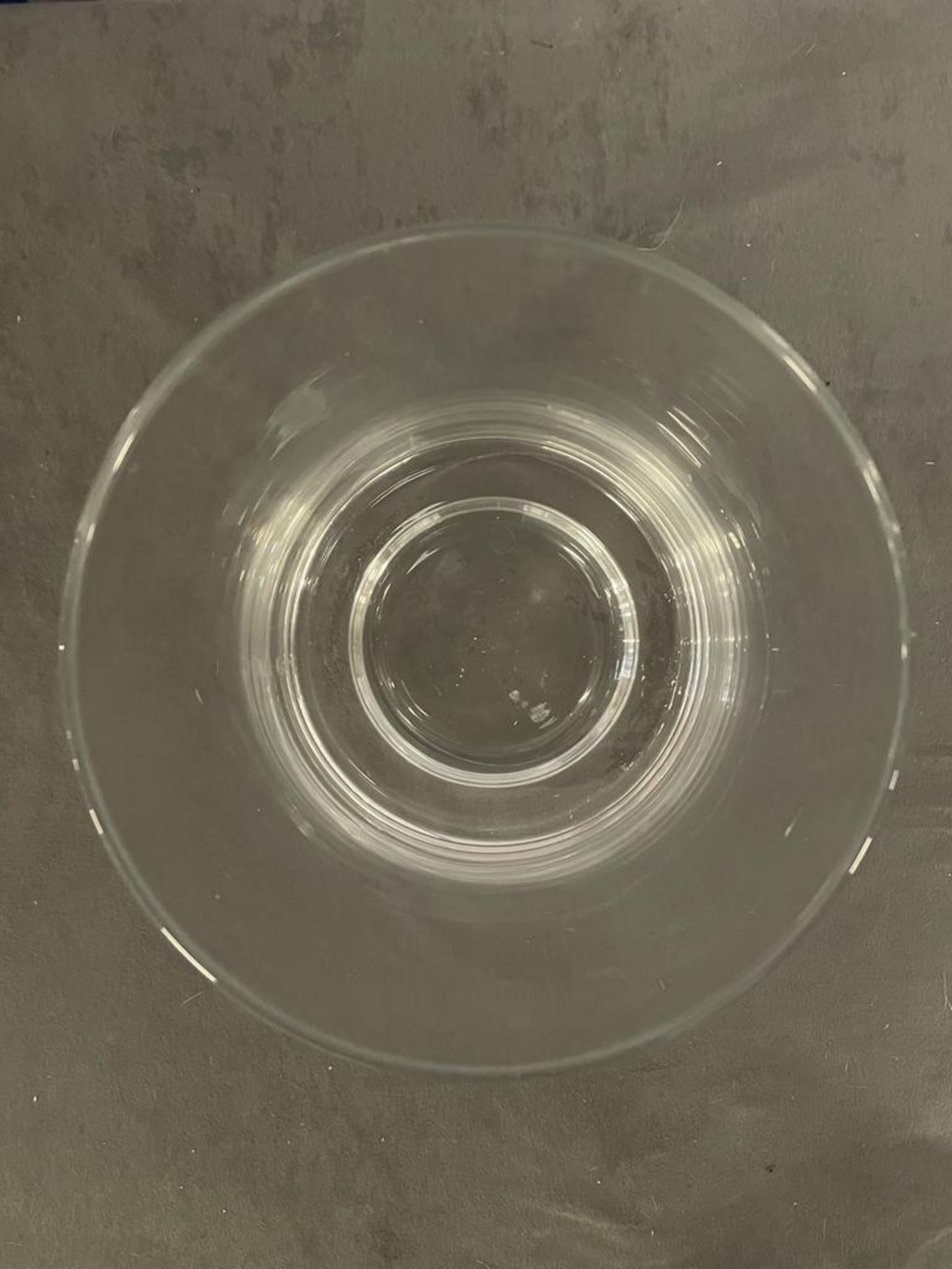 A Cylindrical Glass Vase 24cm High ( CP1257) - Image 2 of 2