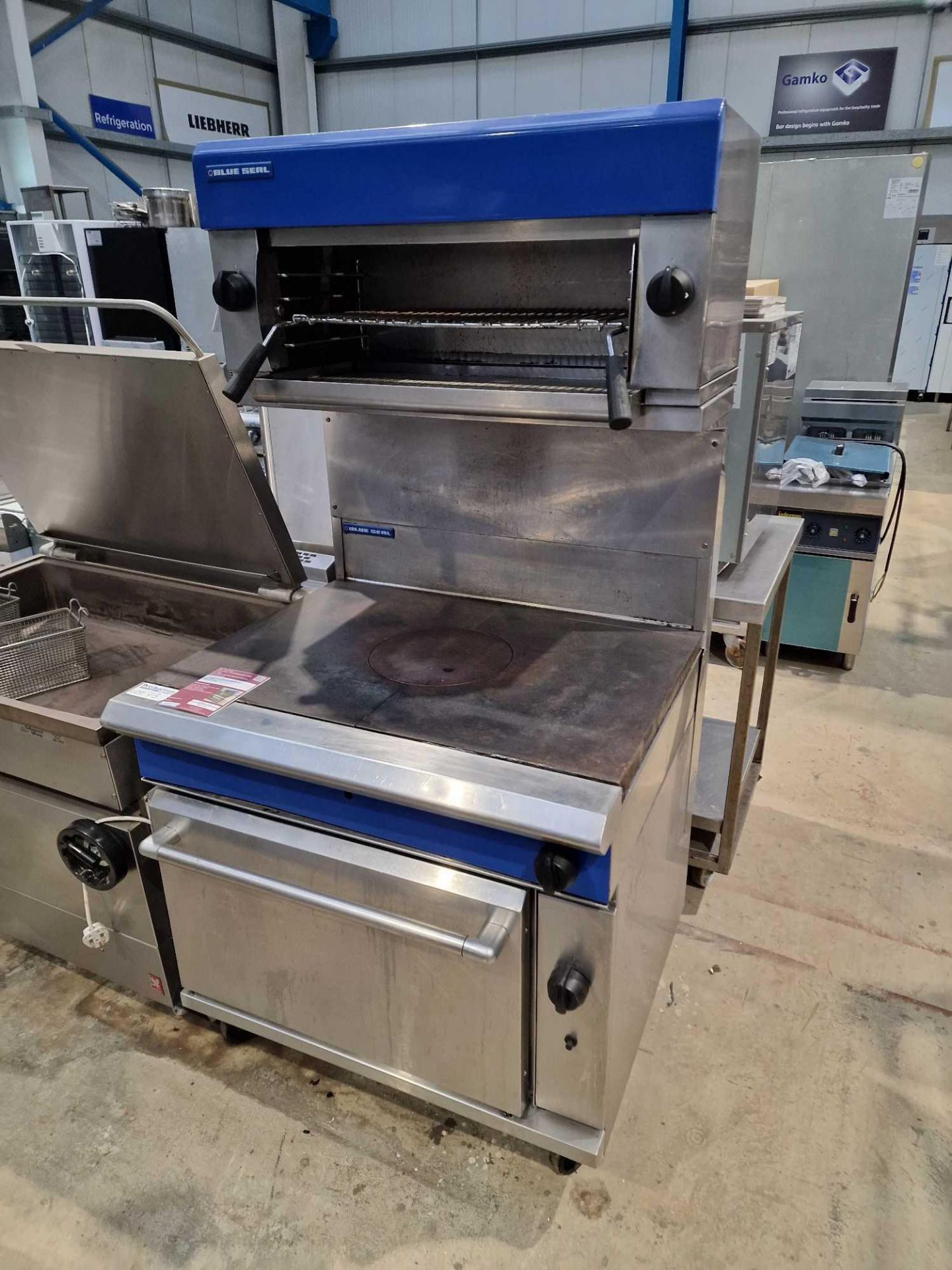 Blue Seal Stinless Steel Gas flat top oven with gas salamander grill Tech Spec: Gas, Model G570