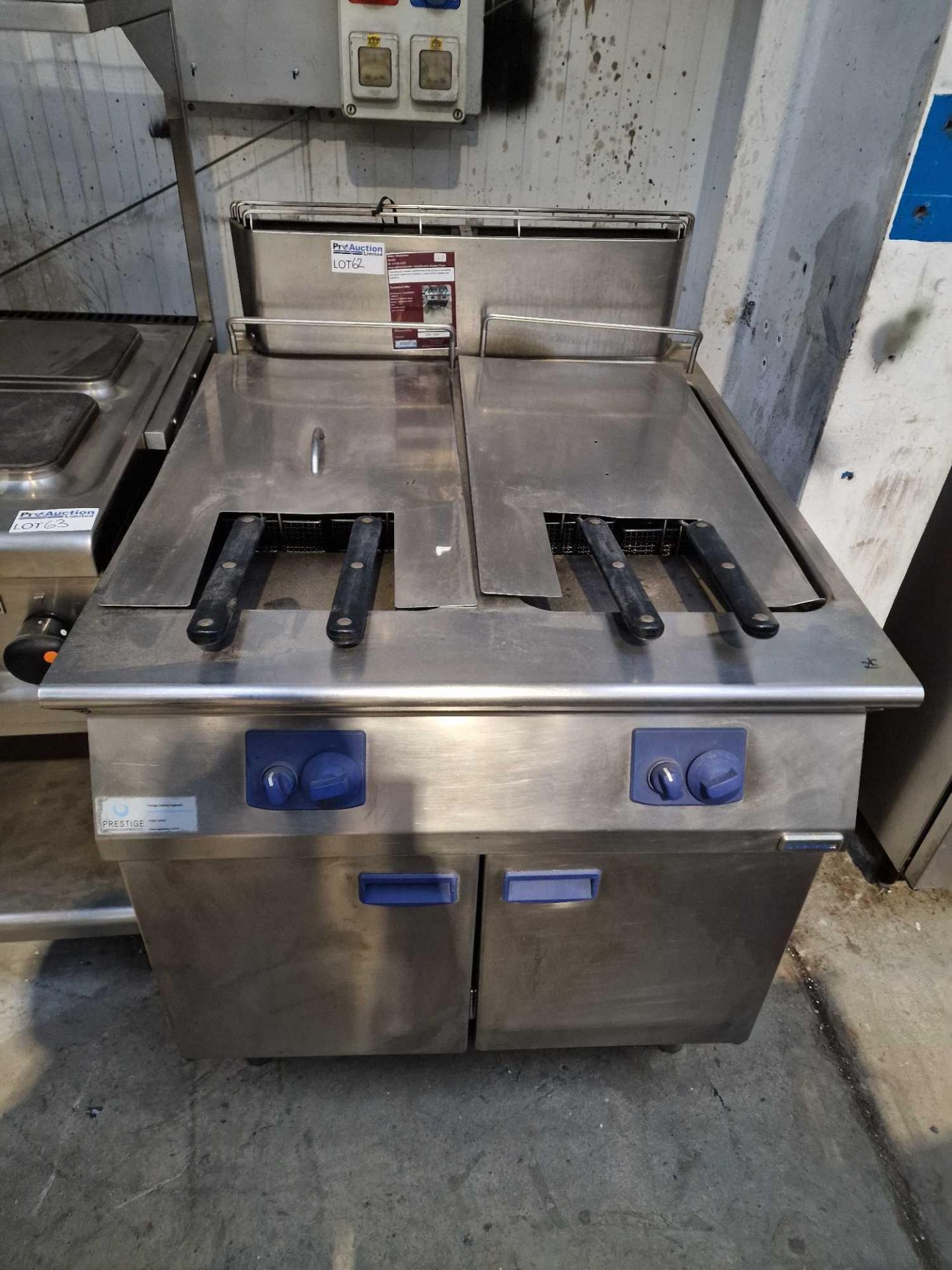 Electrolux Stainless Steel Double Tank/Double basket Fryer The Electrolux Double Tank/Well Gas Fryer - Image 2 of 4