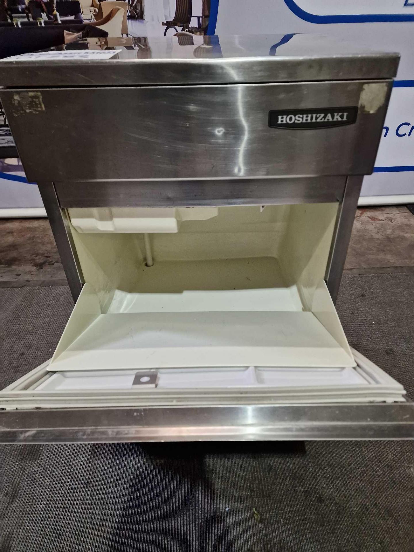 Hoshizaki Ice Machine IM45LE-25 44kg Ice Per 24 Hours 18kg Storage 240v Single Phase Stainless Steel - Image 3 of 3