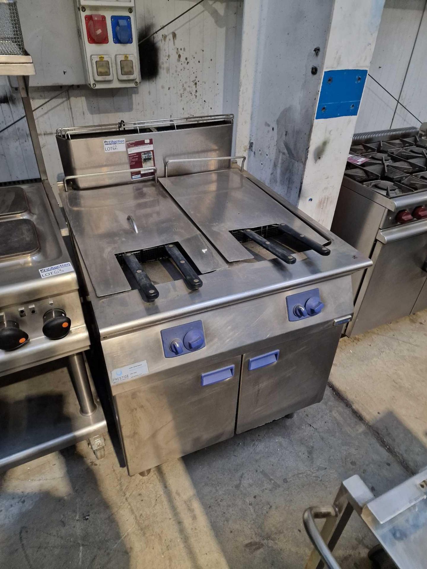 Electrolux Stainless Steel Double Tank/Double basket Fryer The Electrolux Double Tank/Well Gas Fryer