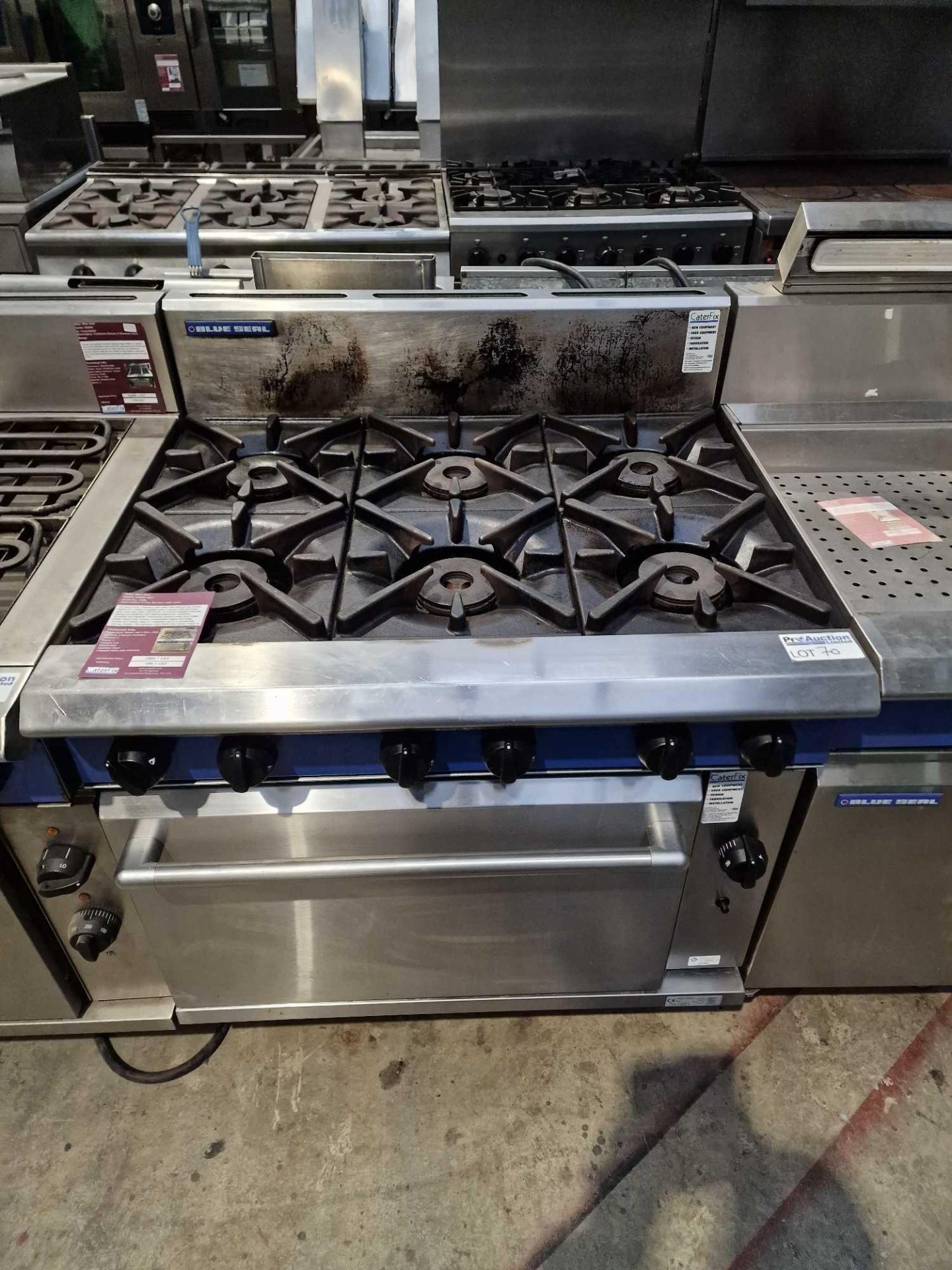 Blue Seal Stainless Steel 6 Gas Burners with oven - The heavy duty, stainless steel Blue Seal