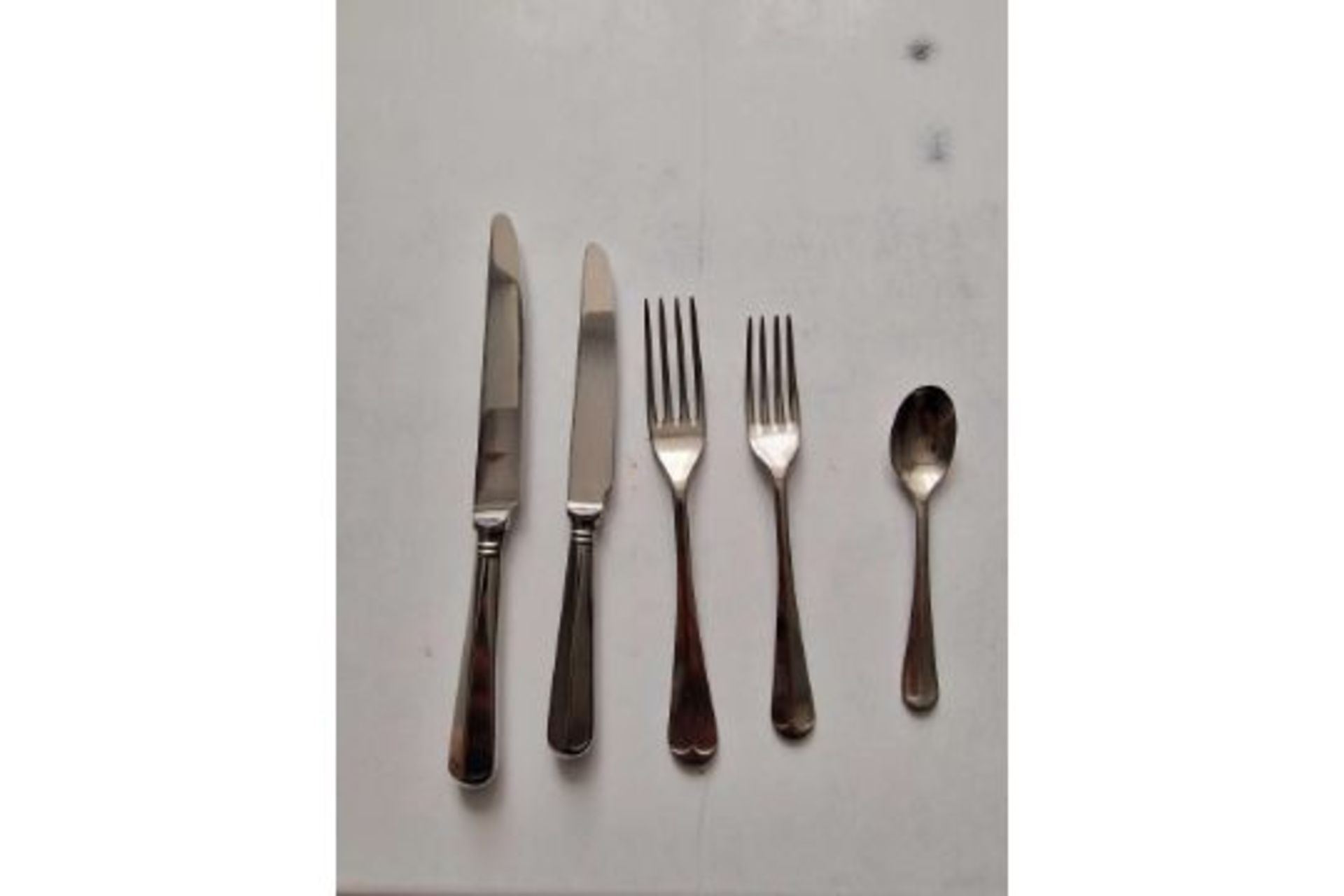 A Large Quantity Of Baguette Pattern Stainless Steel Cutlery Warriss Sheffield 18/10 - Bild 2 aus 2