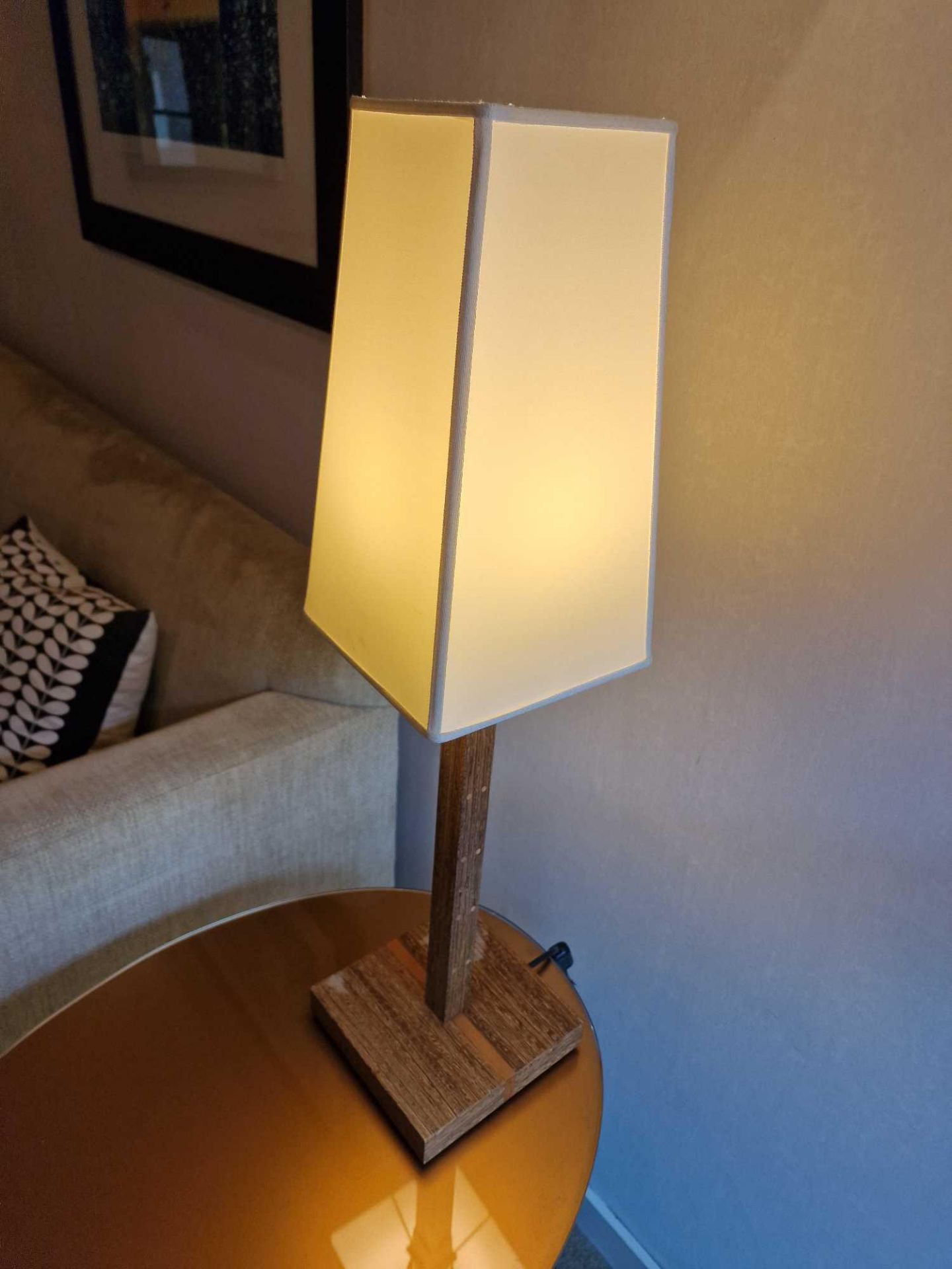 Promemoria table lamp wood column lamp with bronzed collar decoration on square base complete with - Bild 2 aus 2