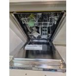 De DietrichÂ  VZ9456E1 integrated 9 place setting dishwasher dimensions 44.6 x 55.5 x 81.8cm (Room