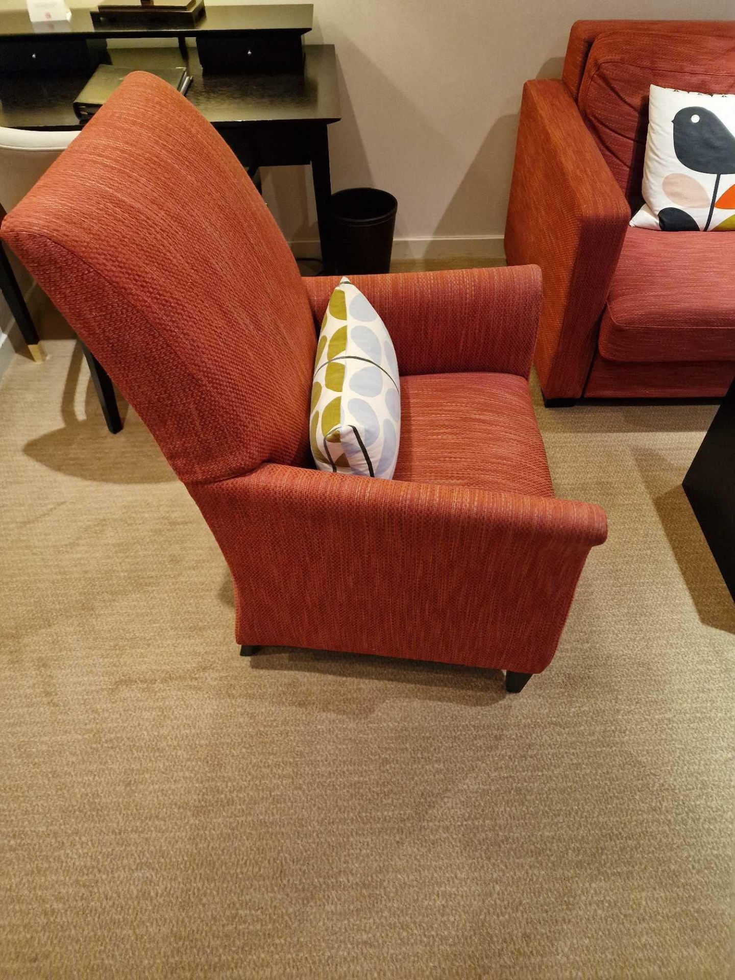 Bernhardt Hospitality upholstered lounge chair carmine on solid hardwood spring frame 76 x 52 x - Bild 2 aus 3