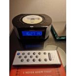 Roberts I Dream CRD-42 DAB/FM RDS digital stereo clock radio with I Pod dock (Room 2g)