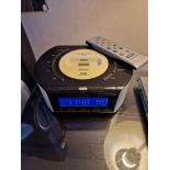 Roberts I Dream CRD-42 DAB/FM RDS digital stereo clock radio with I Pod dock (Room 2F)