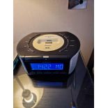 Roberts I Dream CRD-42 DAB/FM RDS digital stereo clock radio with I Pod dock (Room 4D)