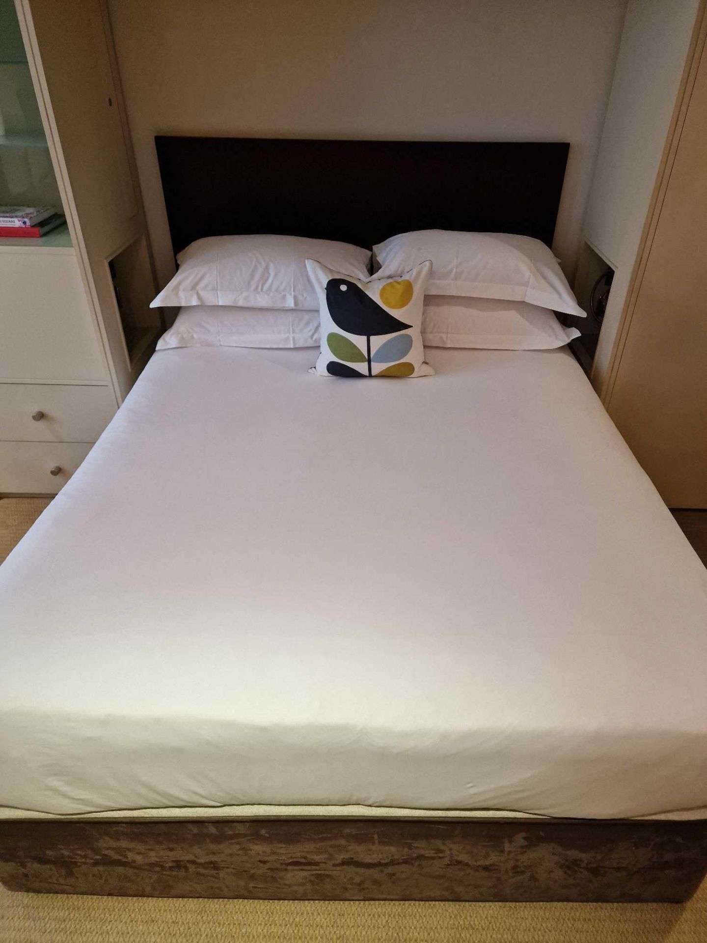 King Size bed, divan base and black ash headboard Cheval Residence mattress 1300 individually - Bild 2 aus 4