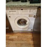 De Dietrich LZ9619 60cm Integrated washer dryer Capacity: 4.5kg Drying capacity: 2.5kg Spin speed: