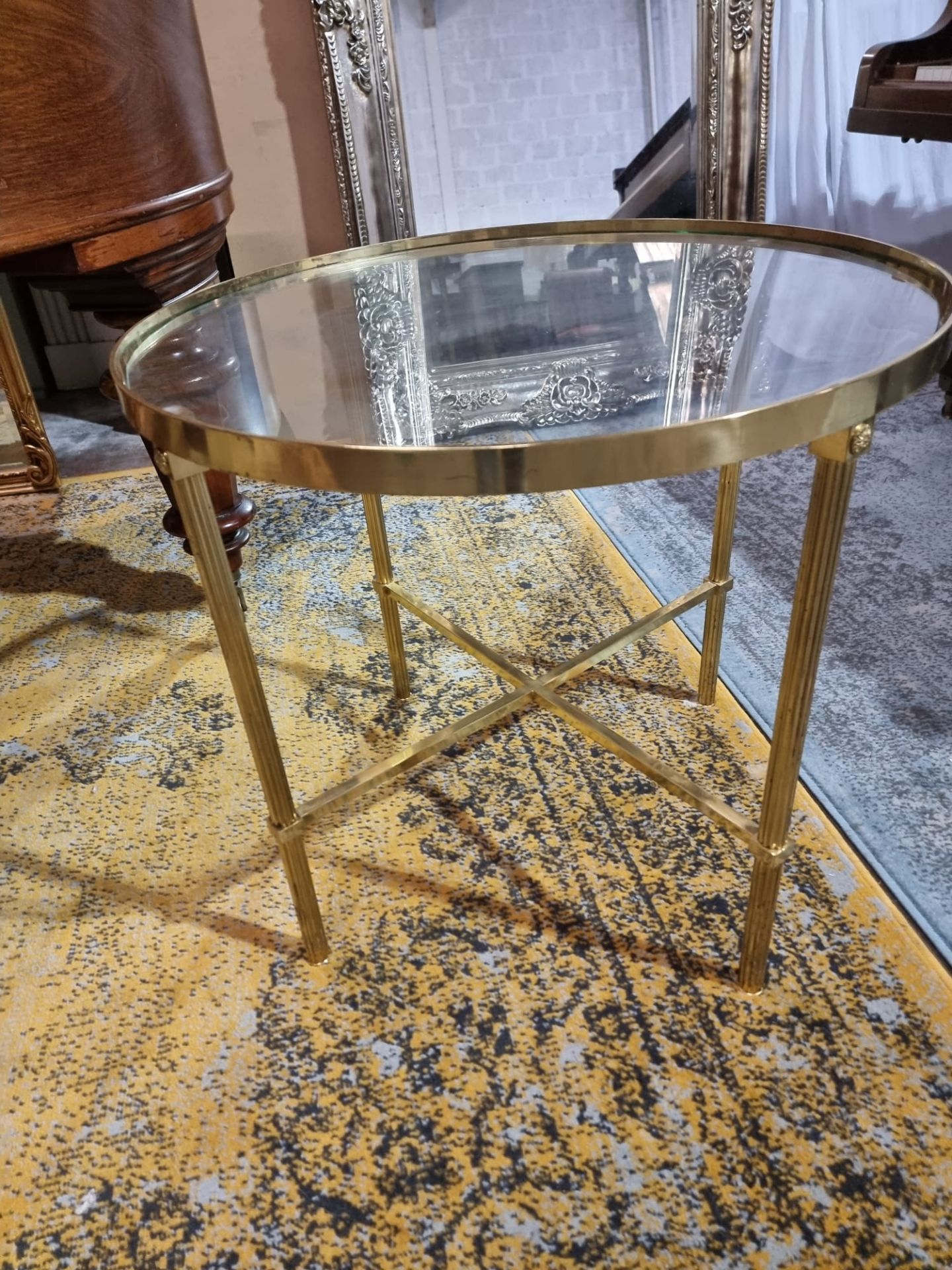 Neoclassical style Round Glass Coffee Table, Brass frame with flute reeded legs 70cm diameter x 64cm - Bild 2 aus 9