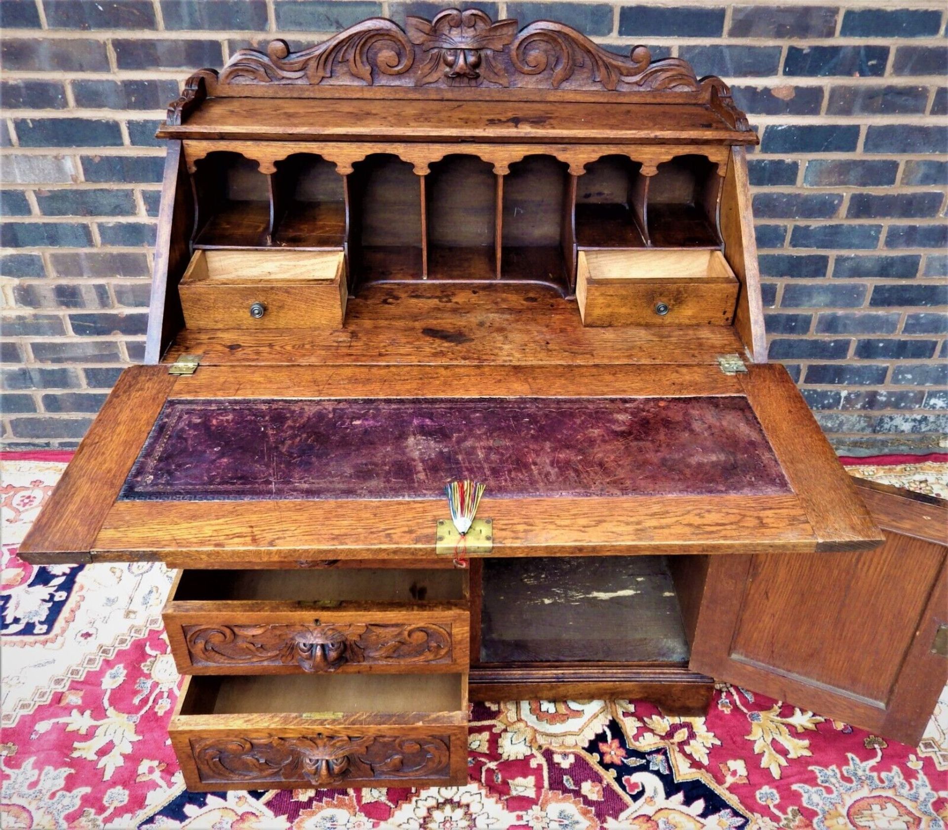 Victorian Stunning High Quality Green Man Carved Oak Bureau The Fall With A Moulded Book-Rest, - Image 3 of 13