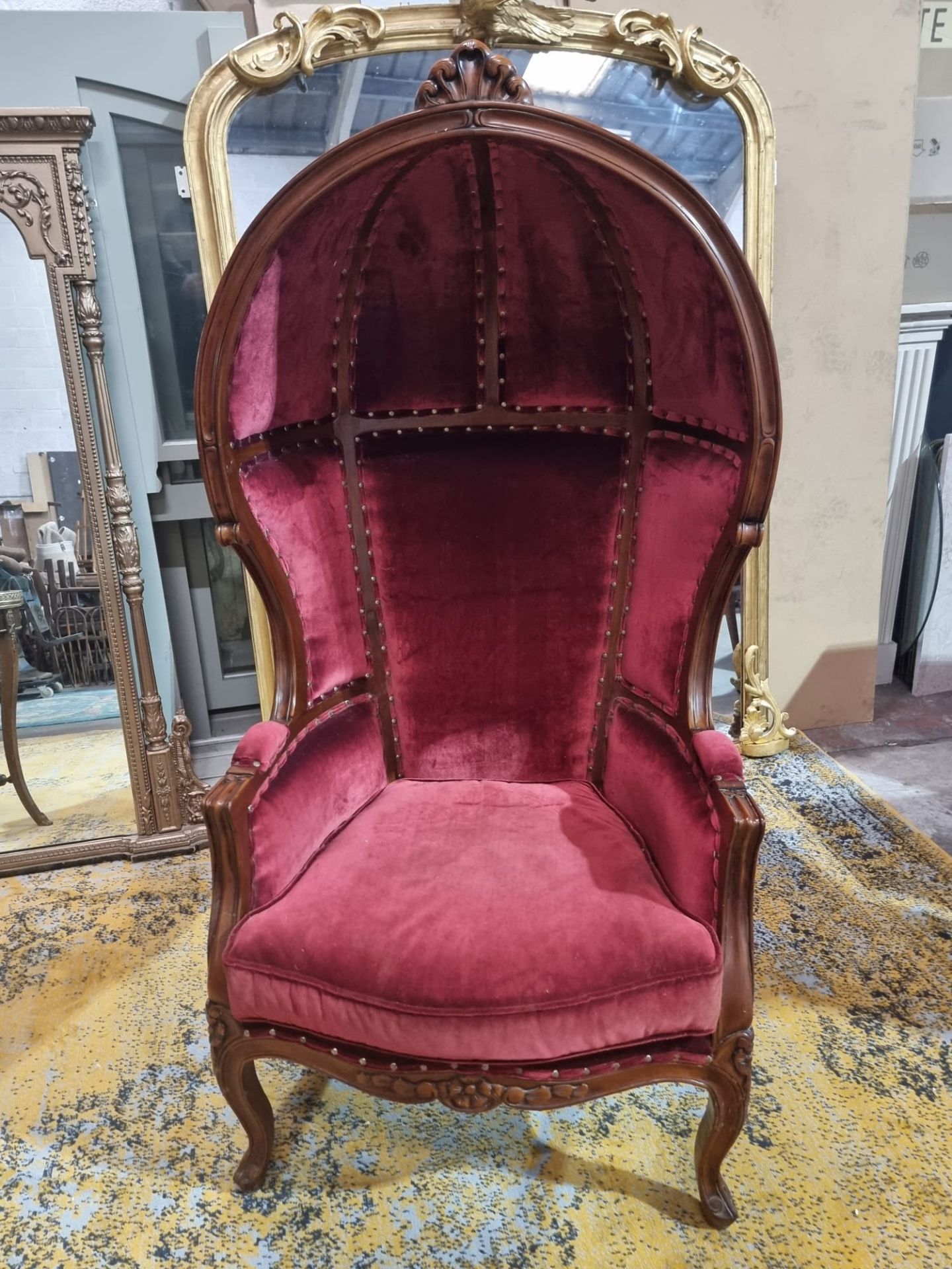 French Porters chair created in the Louis XV style with a mahogany frame and carved rosette details. - Image 5 of 8