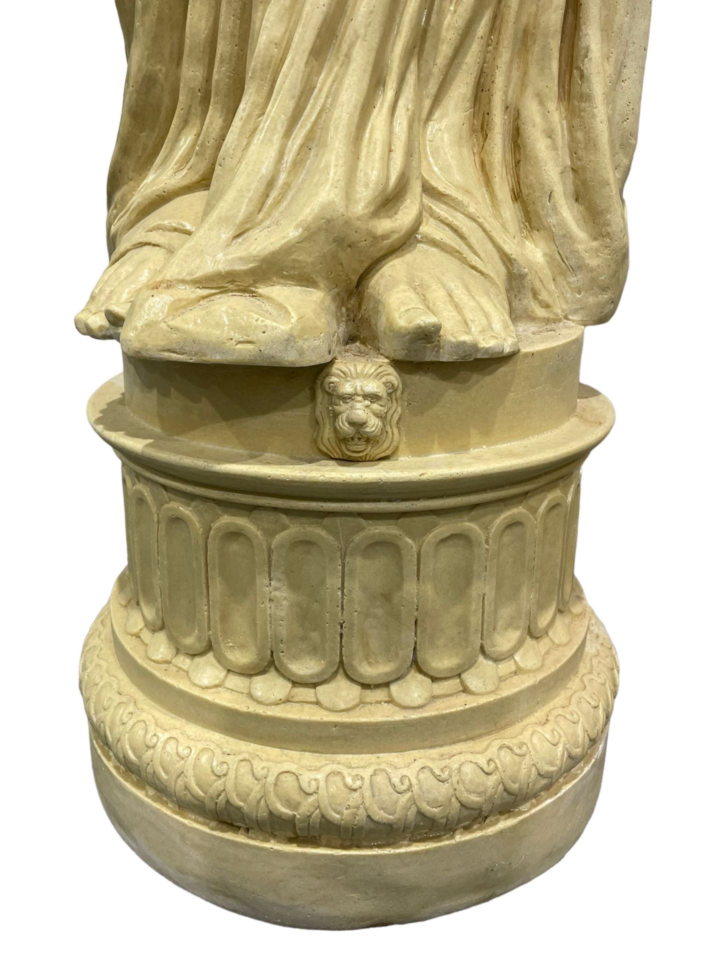 A Pair of Greek style caryatid columns, square top with gadroon underbelly, the semi-nude female - Bild 4 aus 7