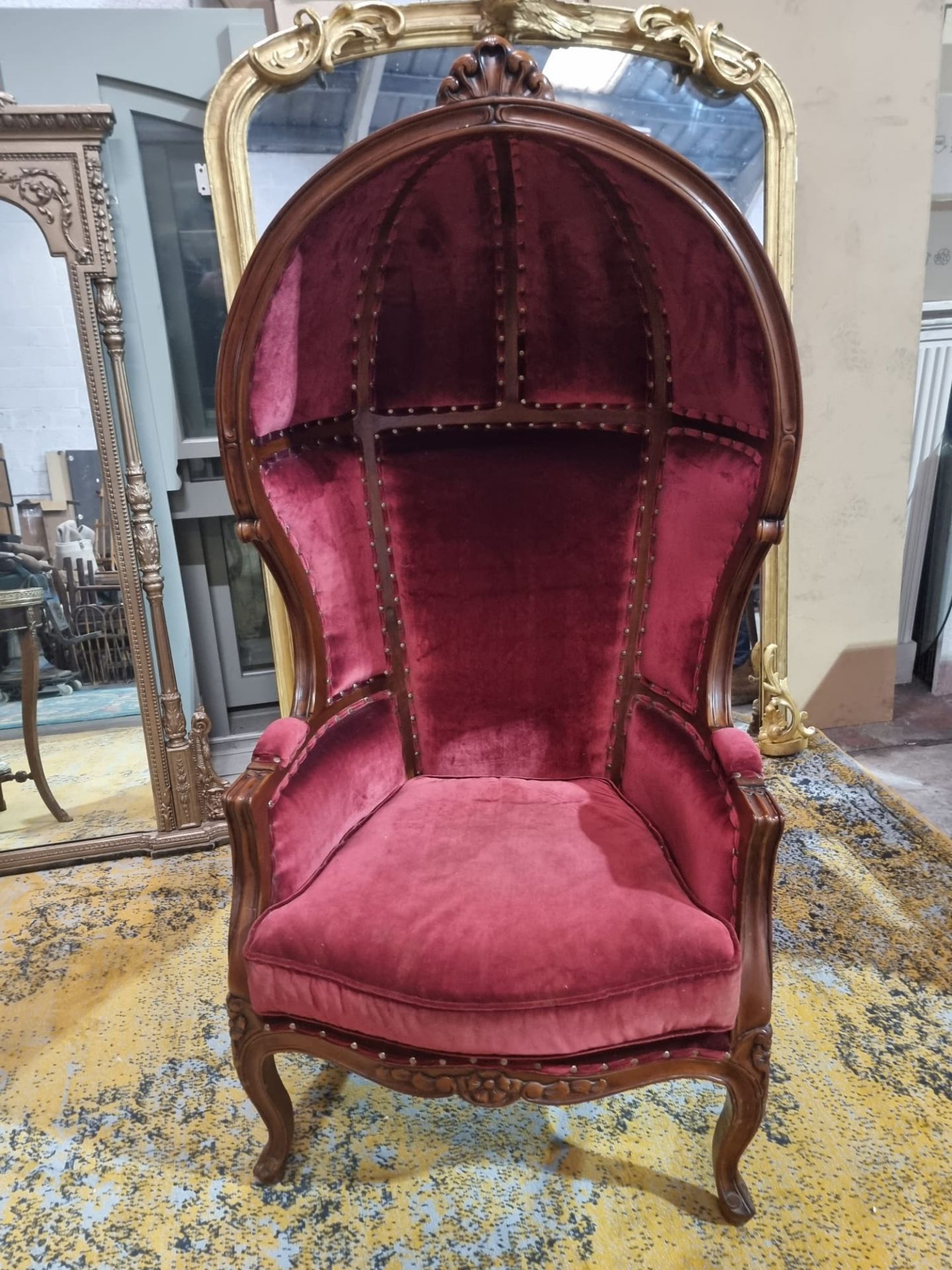 French Porters chair created in the Louis XV style with a mahogany frame and carved rosette details. - Image 4 of 8