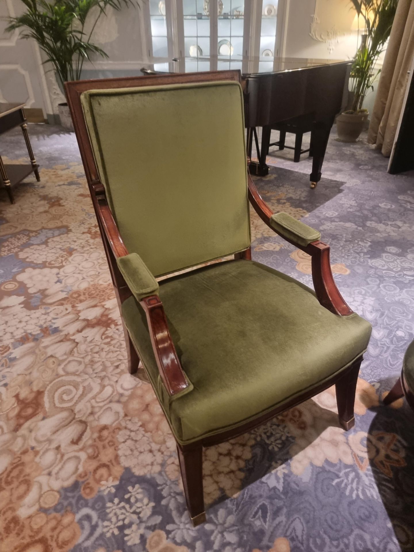 A Large Louis XVI Style Upholstered Lelievre Paris Olive Green Walnut Framed Armchair With Front - Bild 5 aus 5