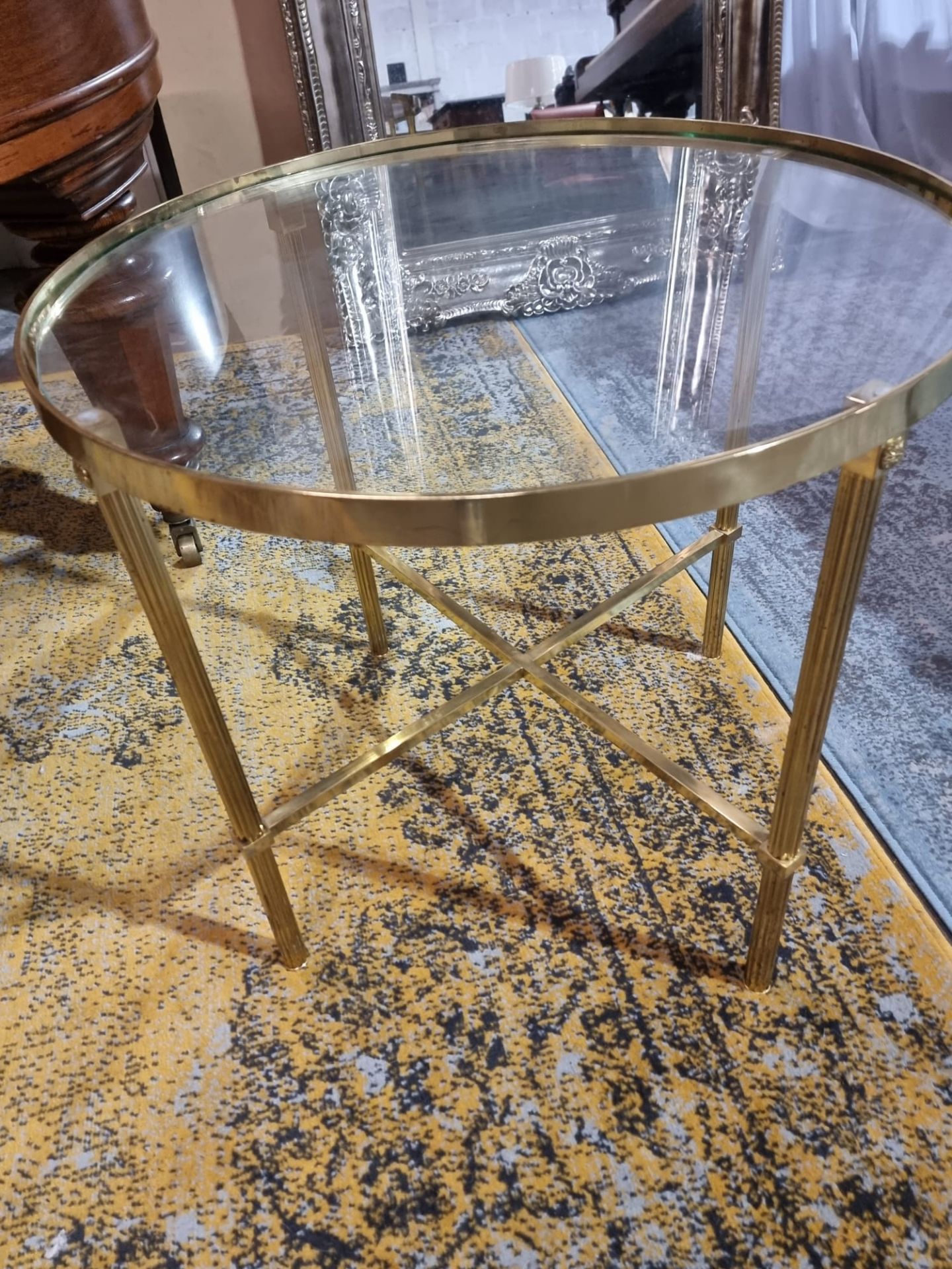 Neoclassical style Round Glass Coffee Table, Brass frame with flute reeded legs 70cm diameter x 64cm - Bild 5 aus 9