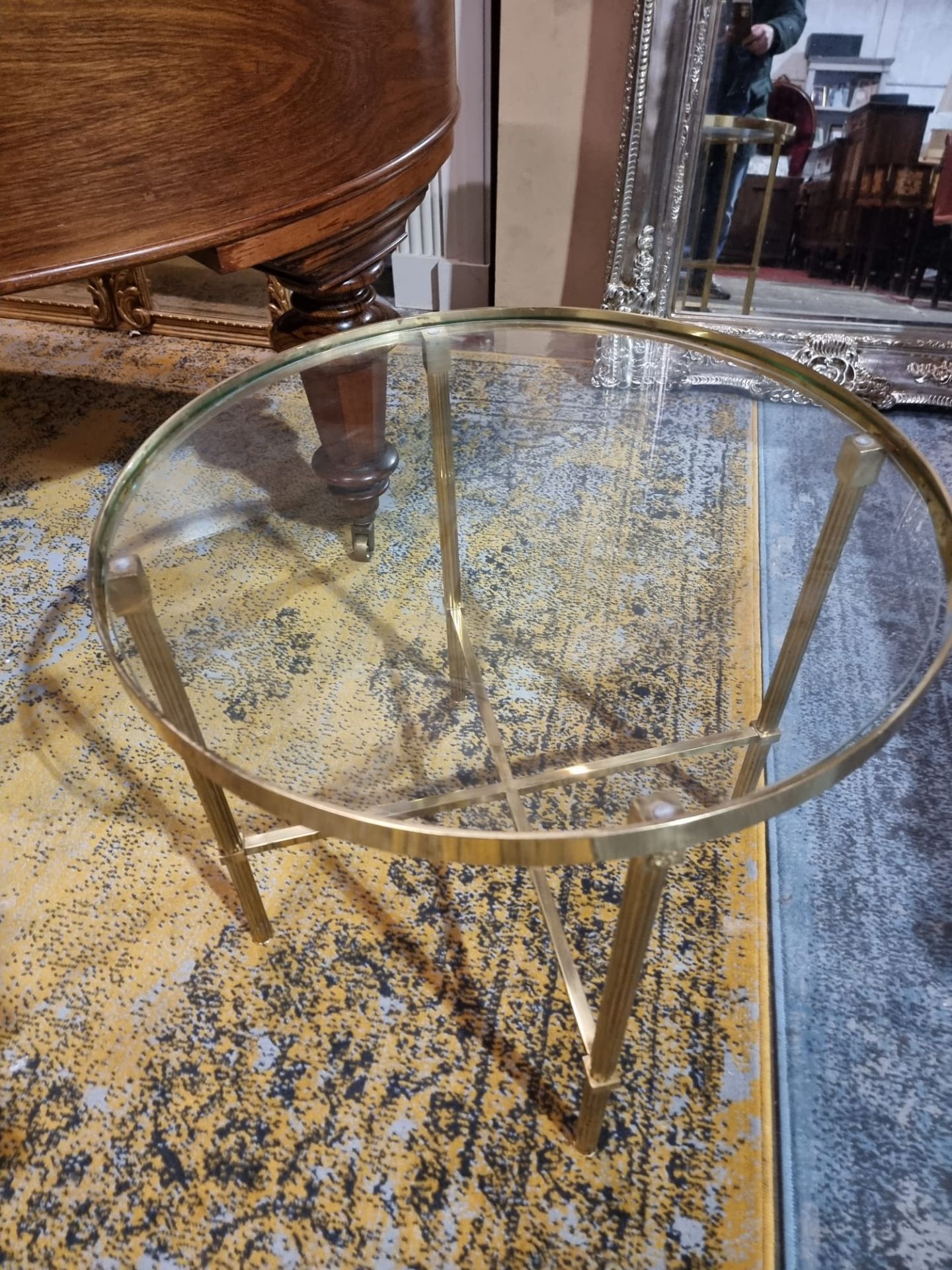 Neoclassical style Round Glass Coffee Table, Brass frame with flute reeded legs 70cm diameter x 64cm - Bild 9 aus 9