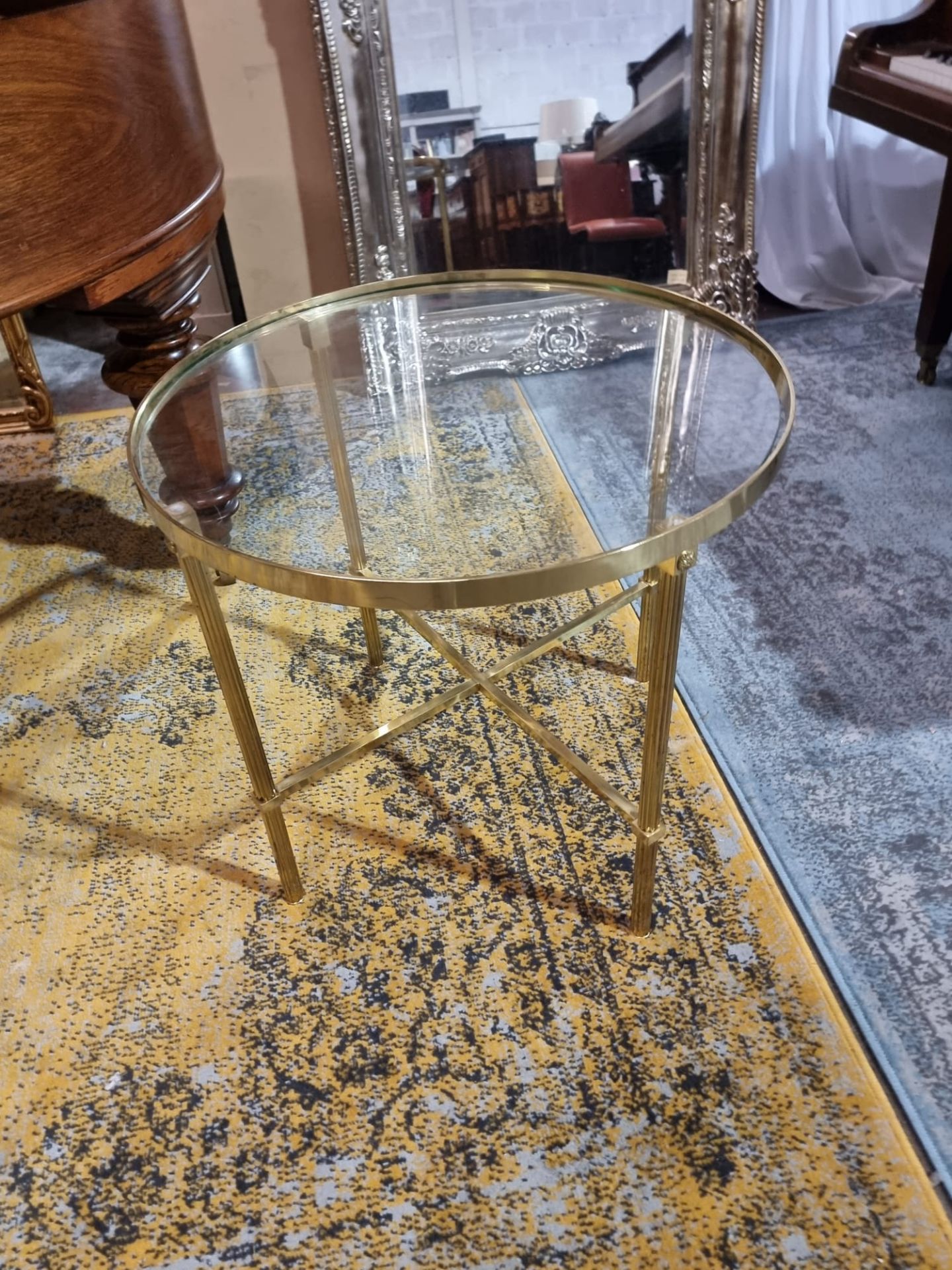 Neoclassical style Round Glass Coffee Table, Brass frame with flute reeded legs 70cm diameter x 64cm - Bild 7 aus 9