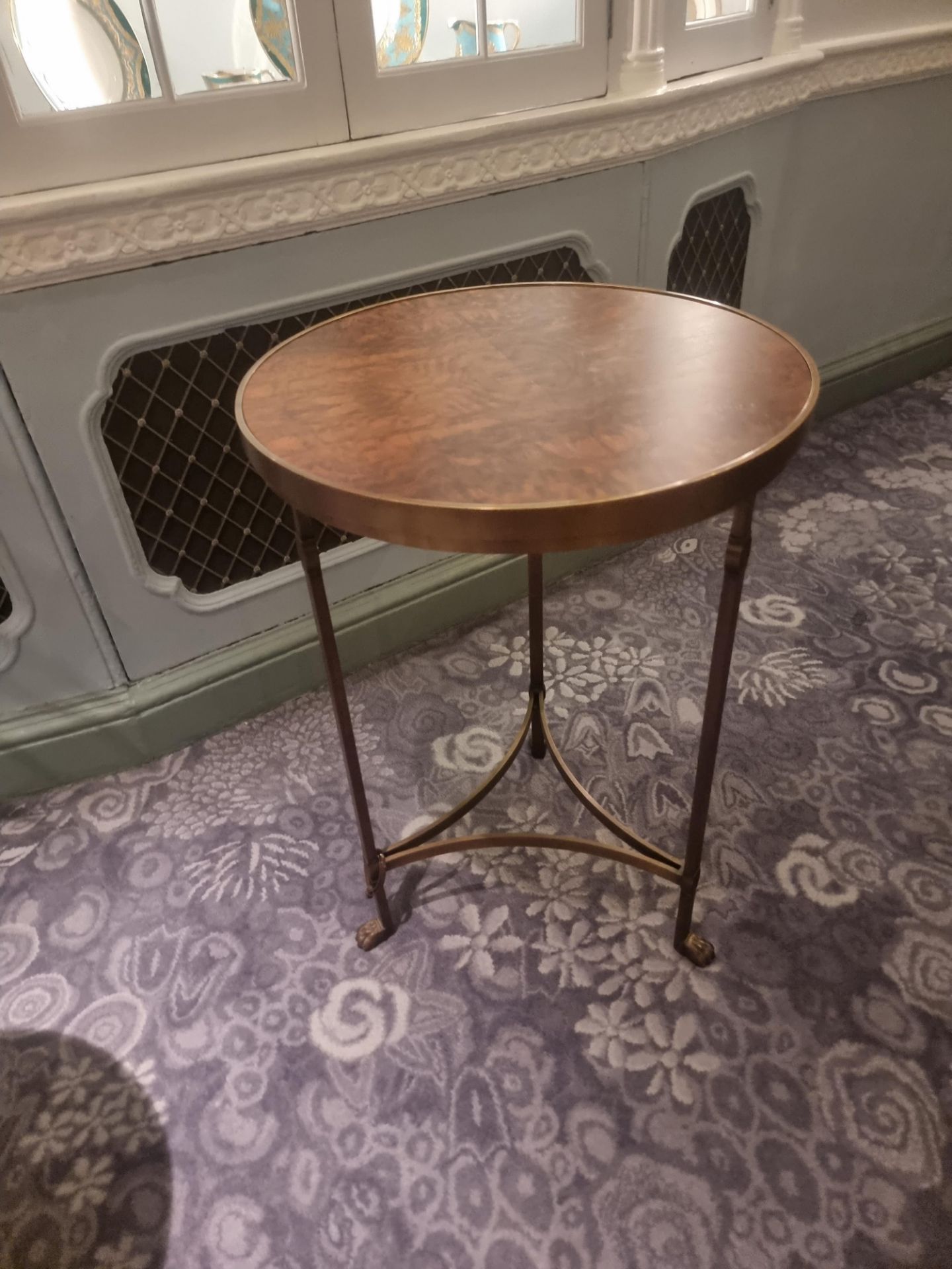 A Walnut Burr Top Gueridon On Bronzed Triform Metal Frame With Claw Foot 52 x 59cm - Image 3 of 5