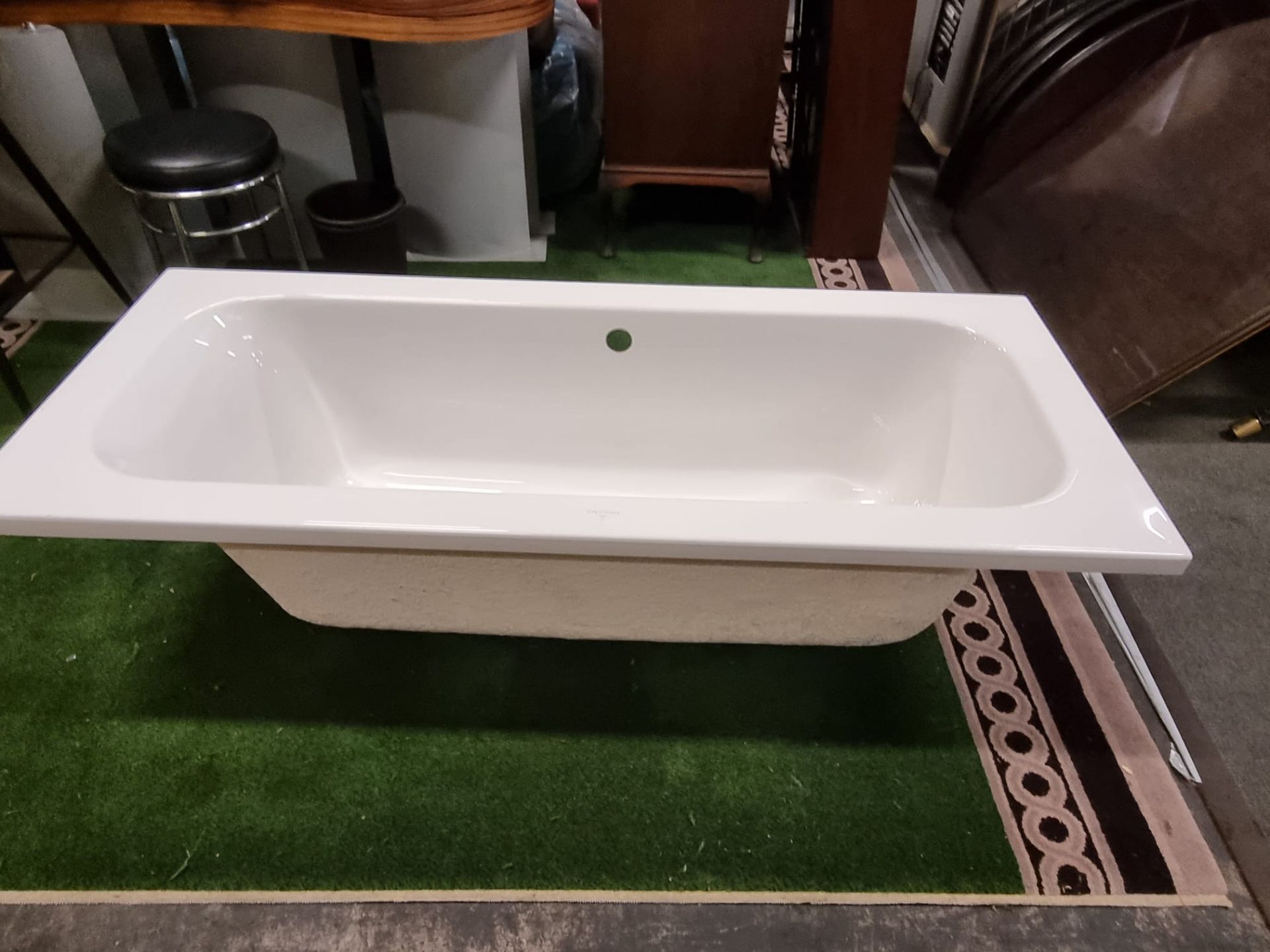 Villeroy & Boch Oberon (Soho) Bath 1700 x 700 code UBQ177OBE2V Unused Item - Bild 4 aus 6