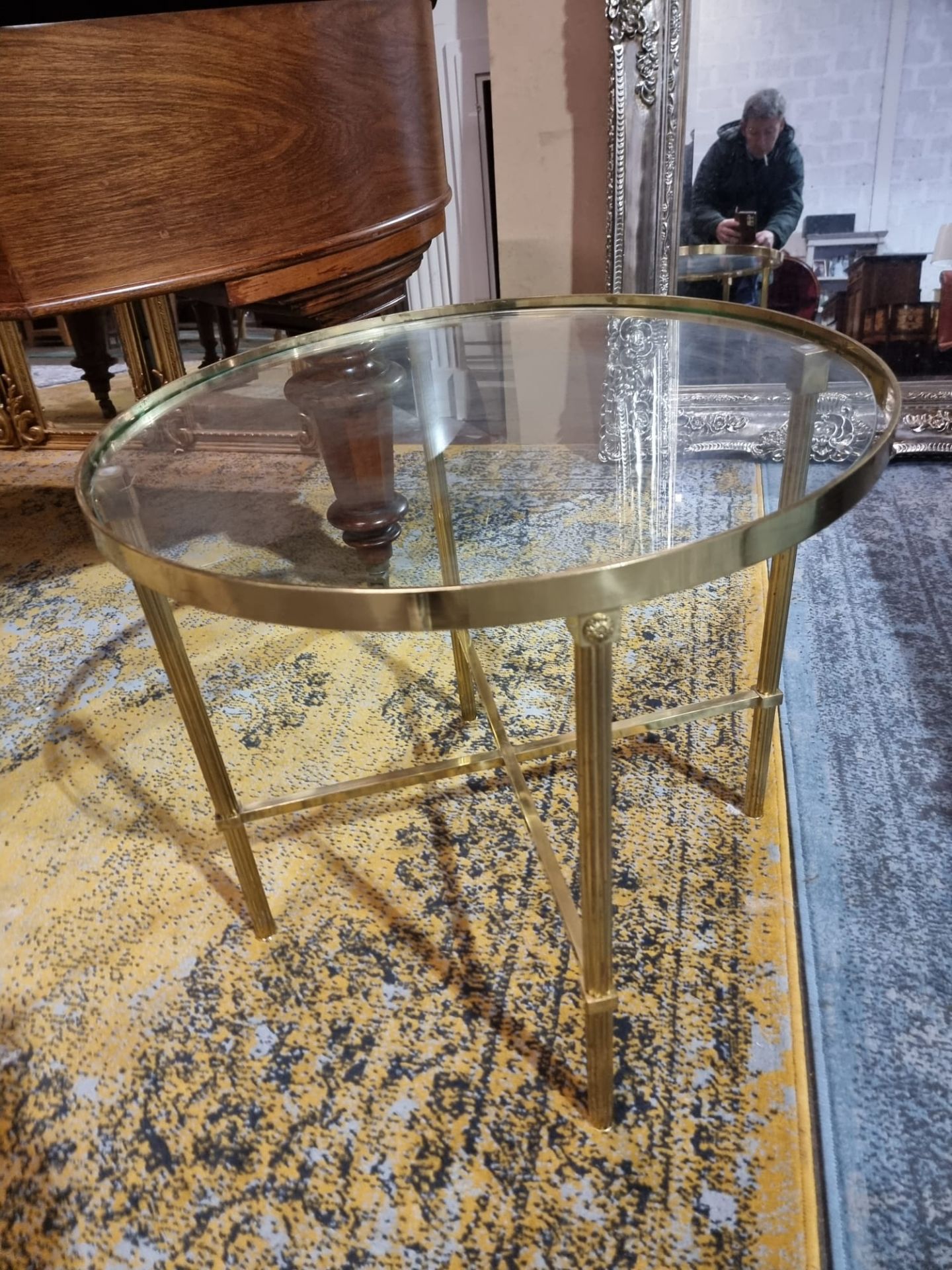 Neoclassical style Round Glass Coffee Table, Brass frame with flute reeded legs 70cm diameter x 64cm - Bild 3 aus 9