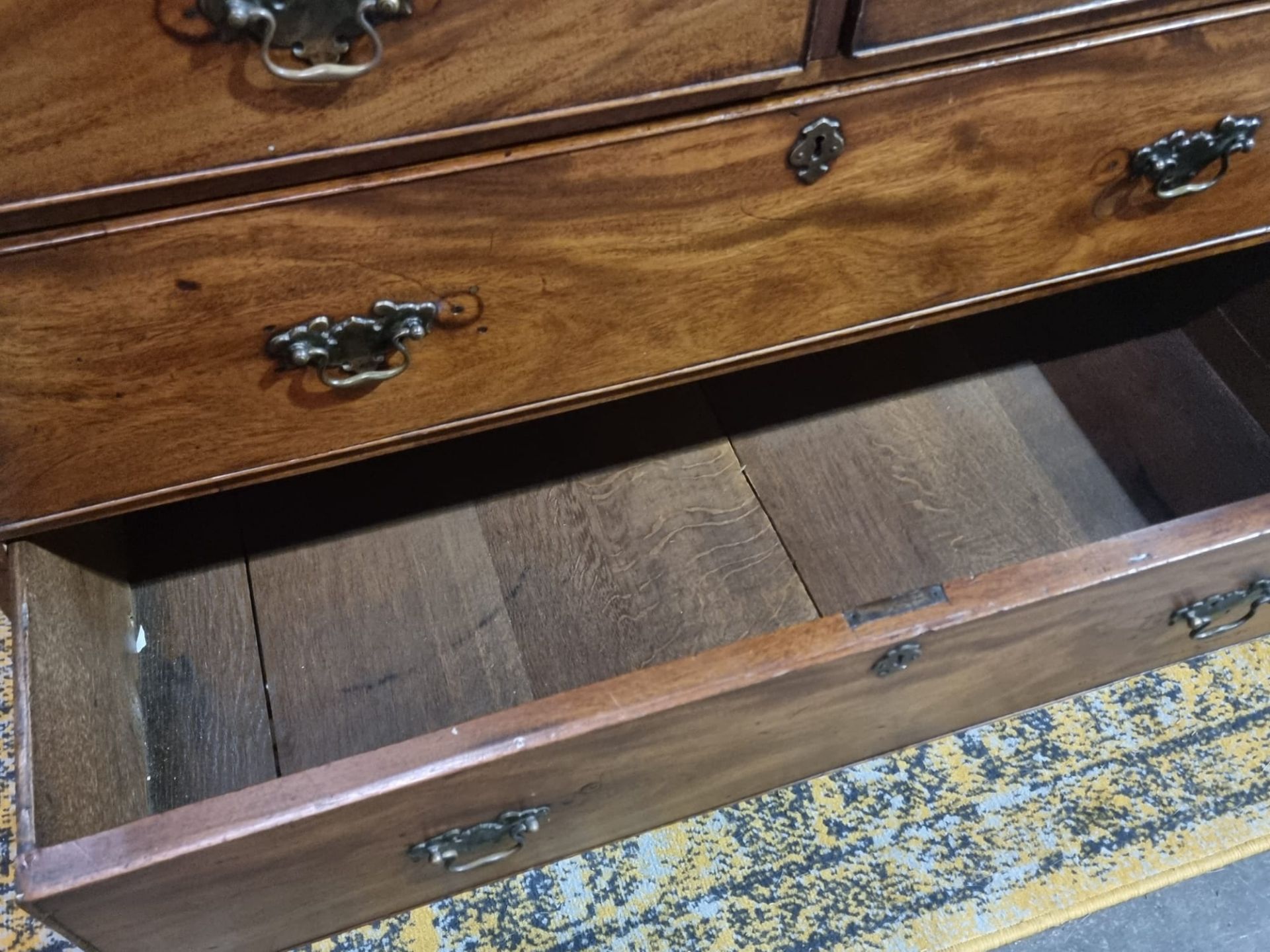 George II mahogany chest great colour and patina with rectangular top over two short and two long - Image 3 of 9