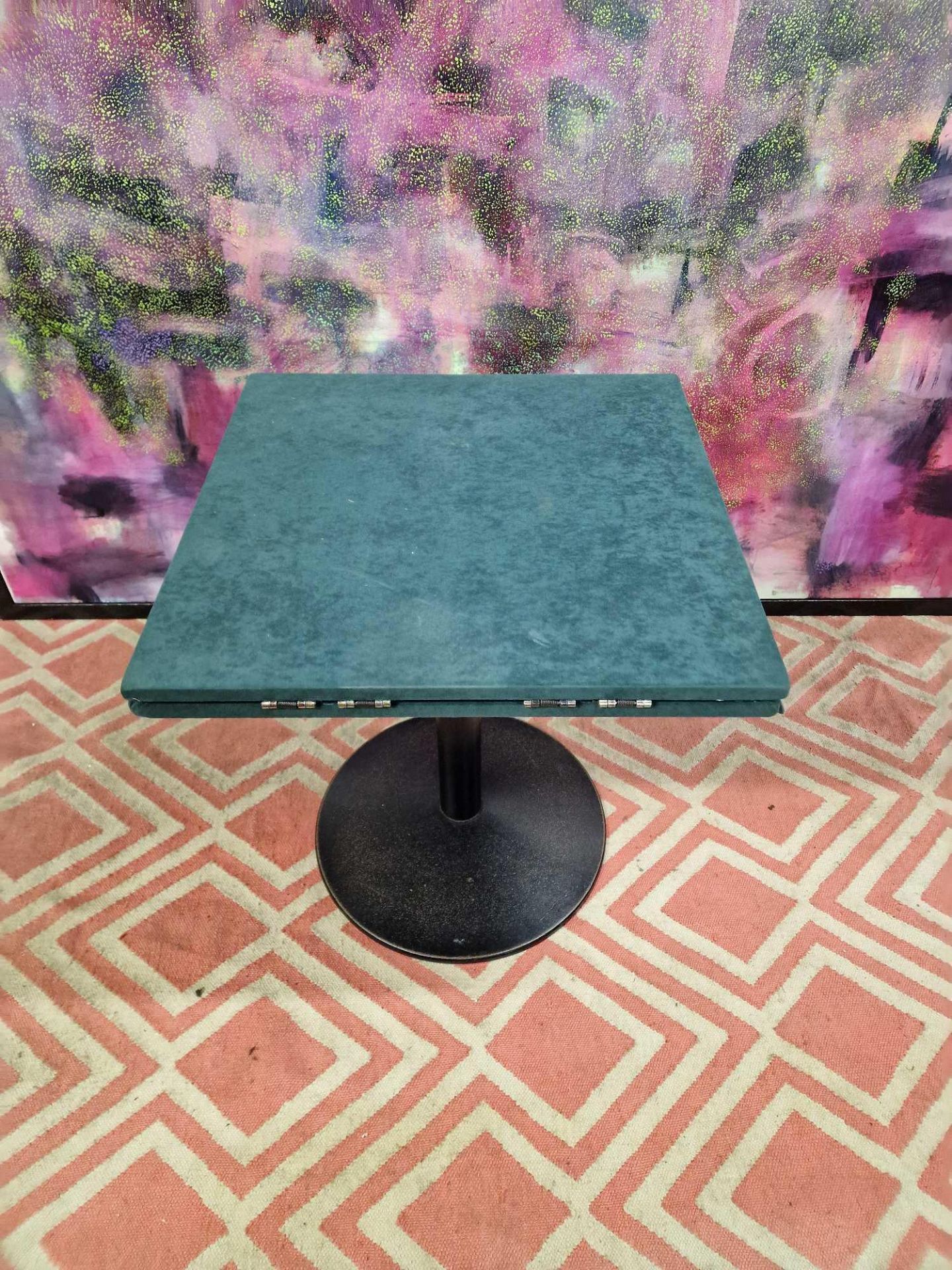 Extendable Square to Round Dining Table on cast pedestal base the baise felted top converts from a - Bild 3 aus 4