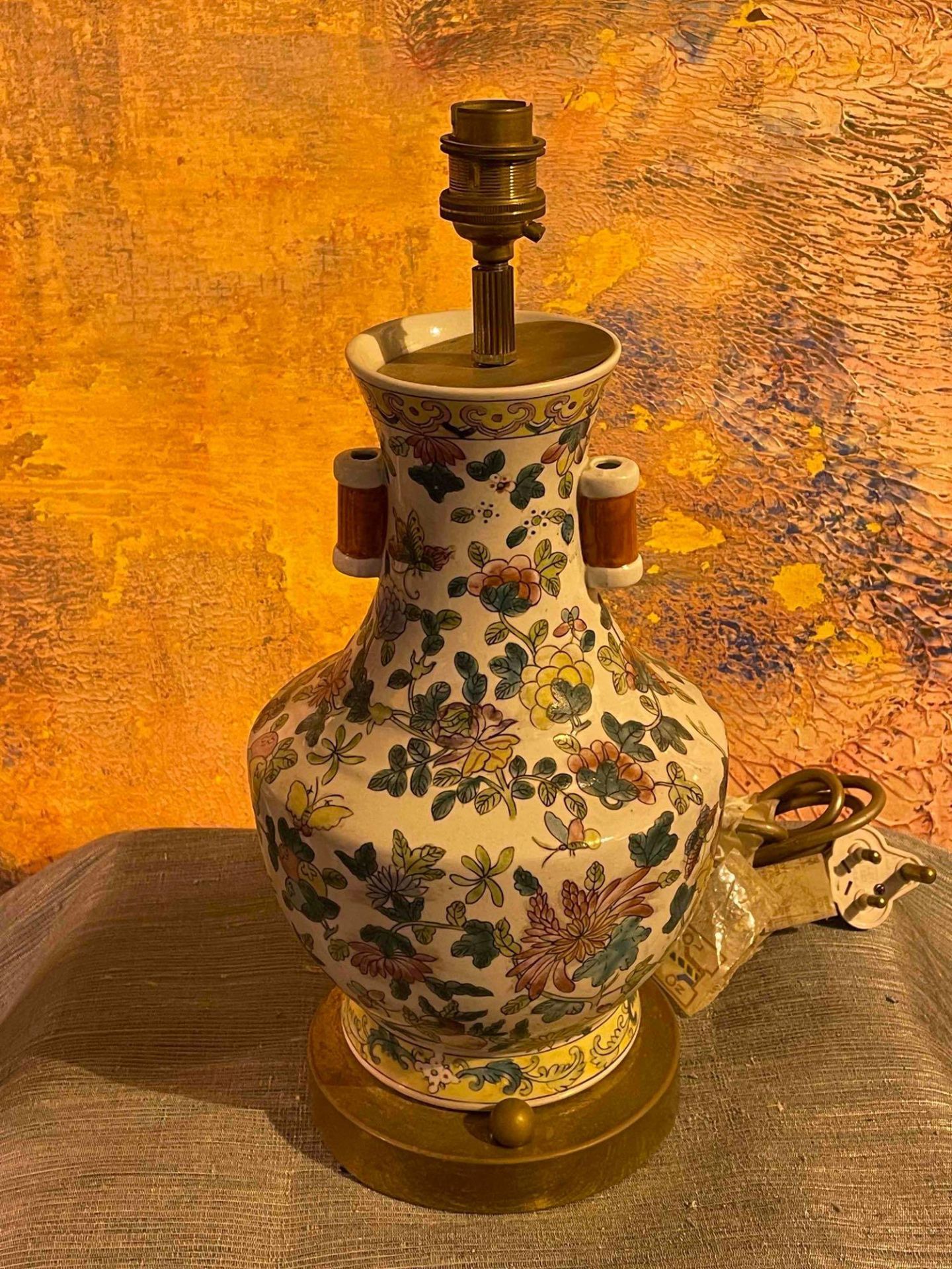 A Pair Of Chinoiserie Style Ceramic Decorative Lamps Profusely Decorated With Flowers And - Image 2 of 3