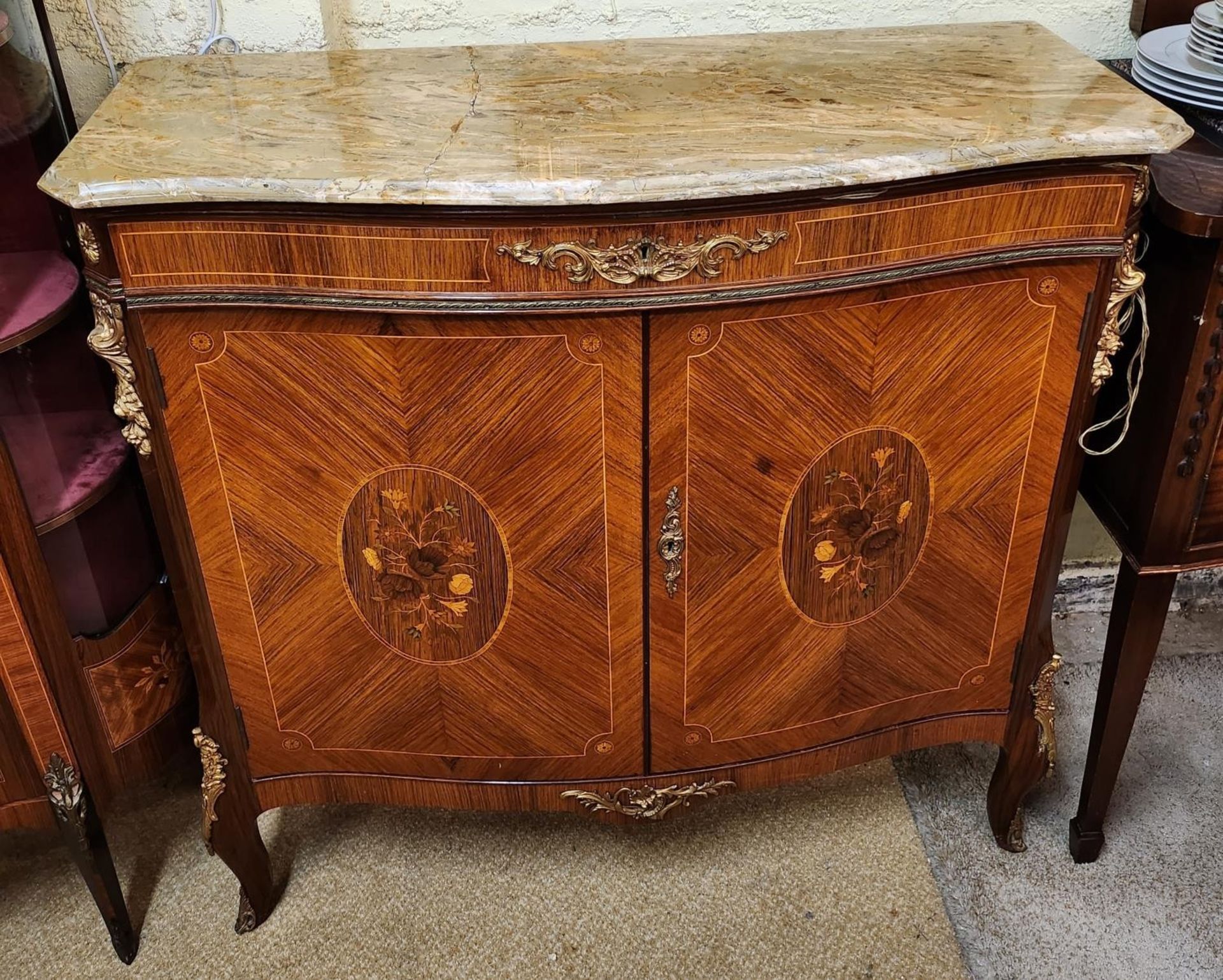 Cabinet Makers: H.& L. Epstein, London Marble Top Serpentine Cabinet In Kingwood With Satinwood - Image 8 of 8