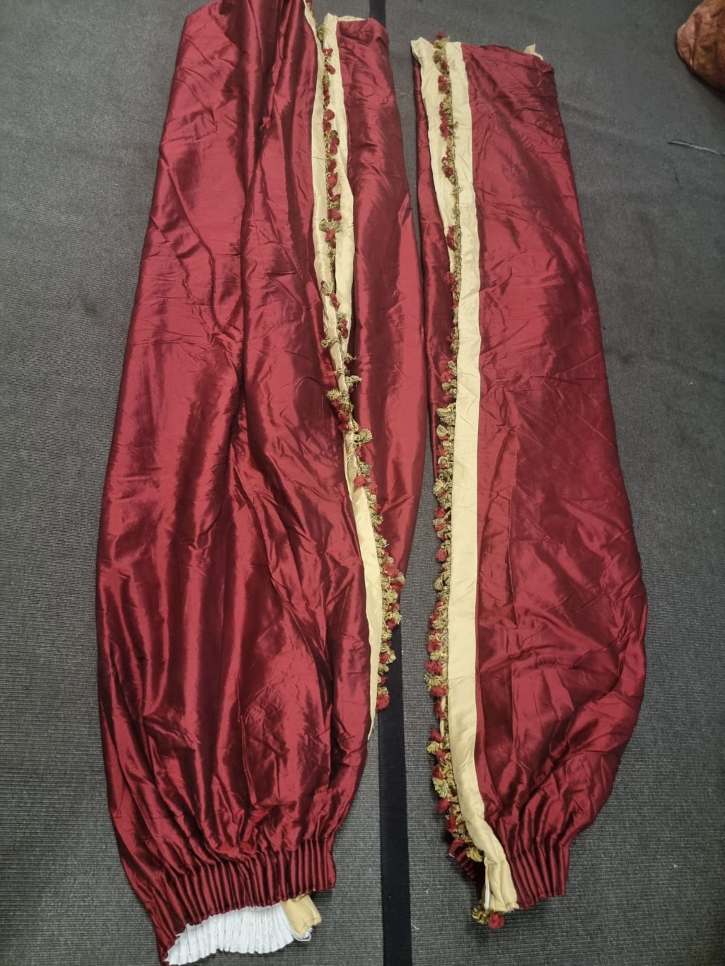 A pair of silk red and gold drapes pencil pleat with tassel fringe each panel 64cm wide x 260cm drop - Image 7 of 7