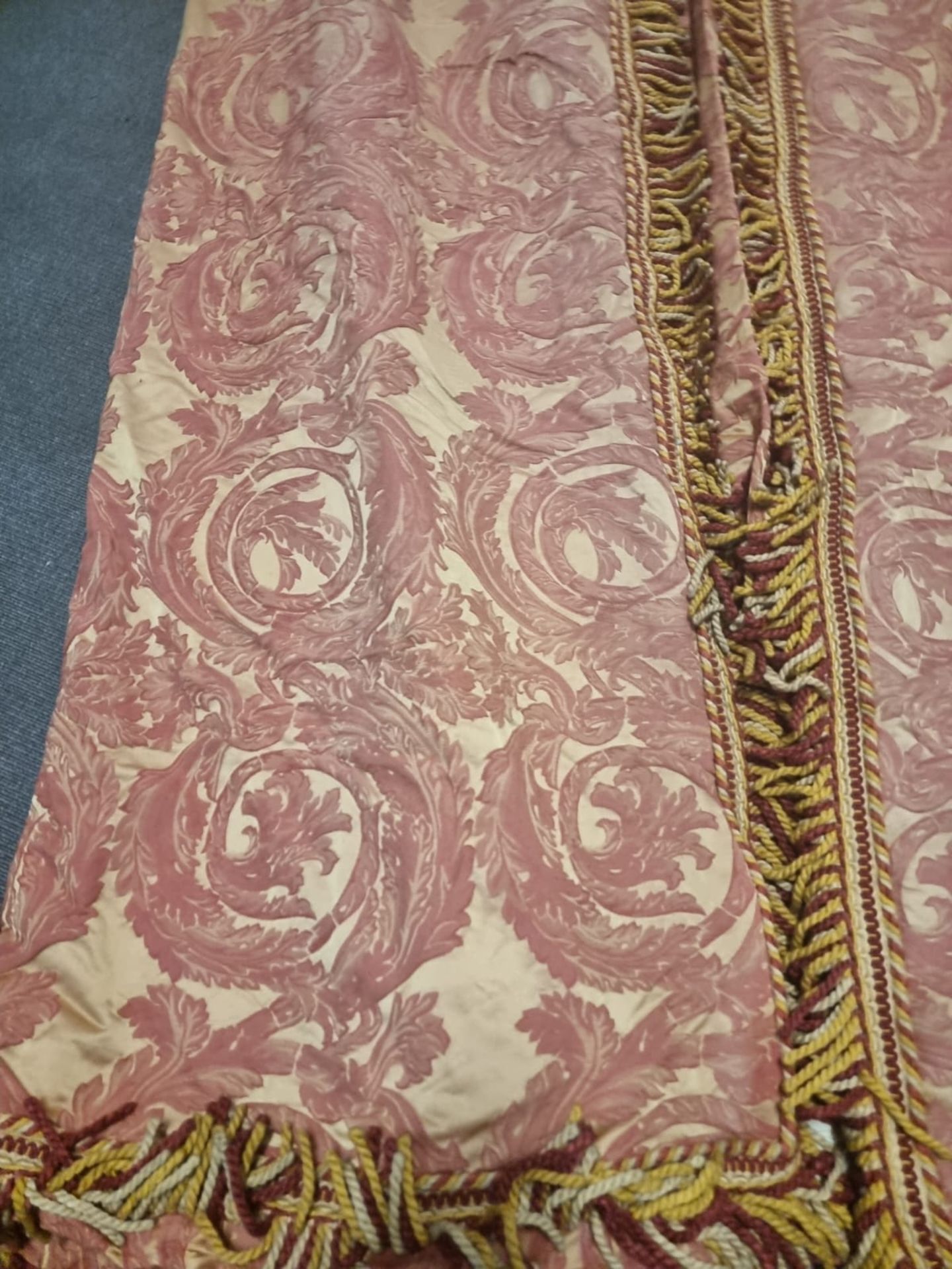 A pair of heavy cotton pencil pleat lined drapes with gold and red pattern with a pelmet top - Image 3 of 6