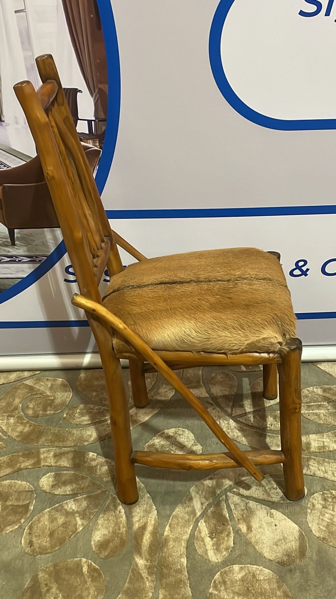 An Unusual Hand Carved Wooden Accent Chair With Hyde Seat Pad 46 x 46 x 105cm - Bild 2 aus 3