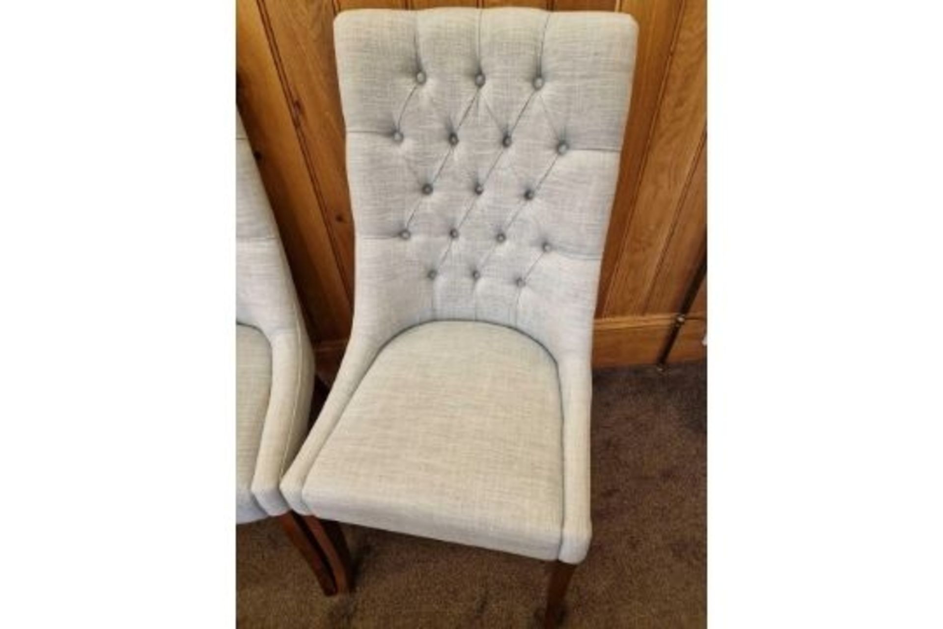 A Pair Of Bourne Furniture Sing Dining Chair Solid Timber Tufted Back Dining Chair Upholstered In - Bild 2 aus 3