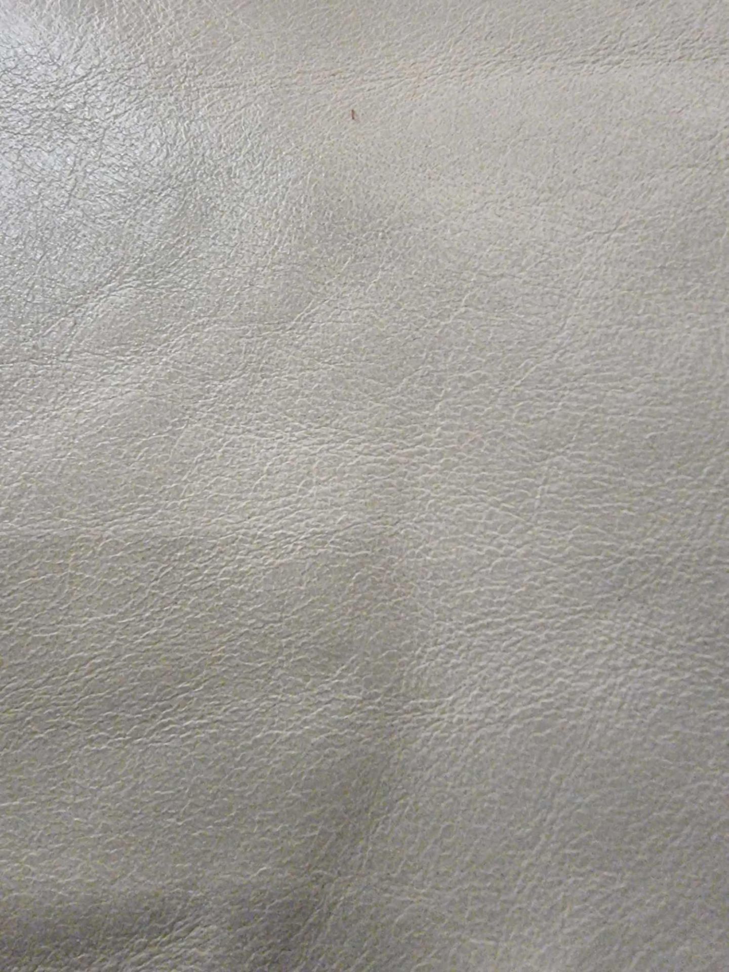 Yarwood Aviator Chalk Leather Hide approximately 4 2M2 2 1 x 2cm ( Hide No,201)