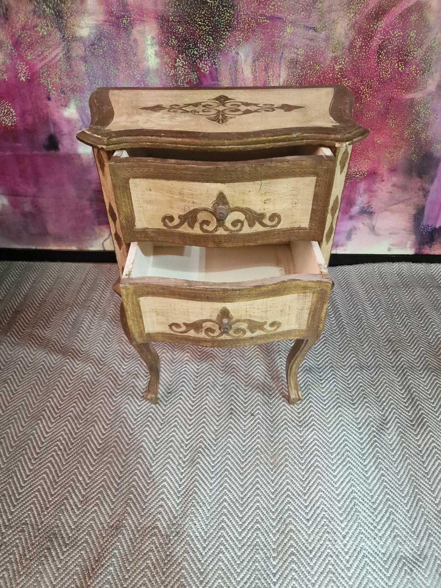 Italian Florentine style painted nightstand feature all the flair of 18th century Florence, - Image 4 of 5