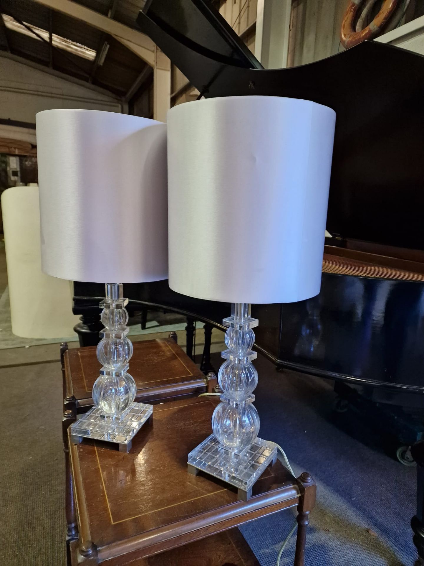 A pair of Laudarte Leo Mirai Collection Crystal table lamp with shade 68cm tall with shae - Image 4 of 6